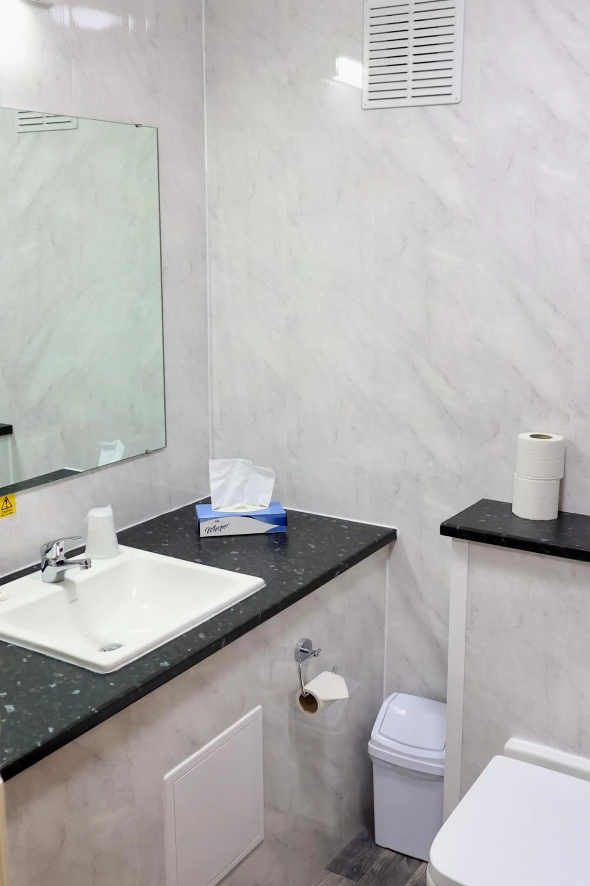 Bathroom in Britannia Hotel Aberdeen