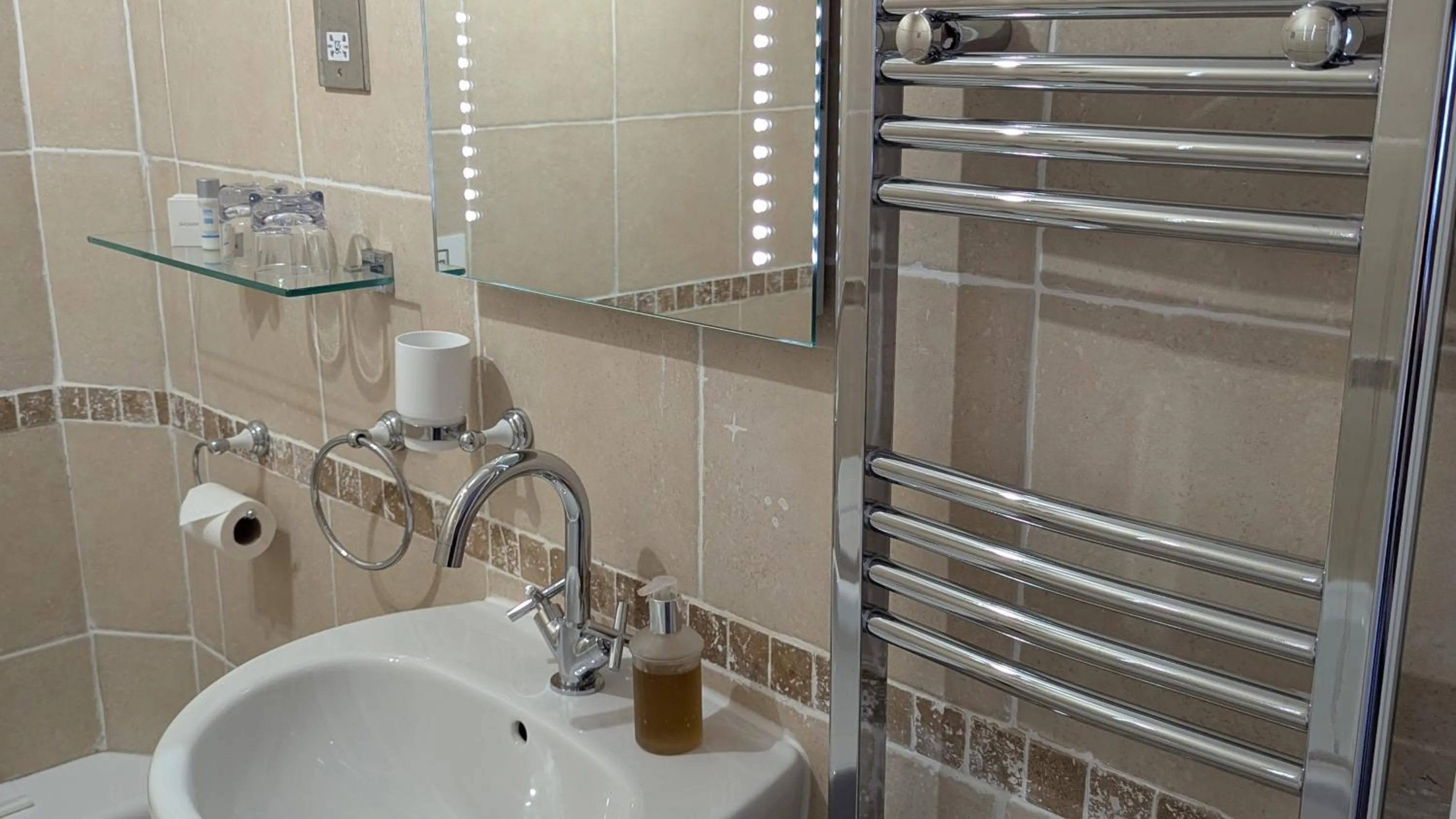 Bathroom in Ivybridge Guesthouse