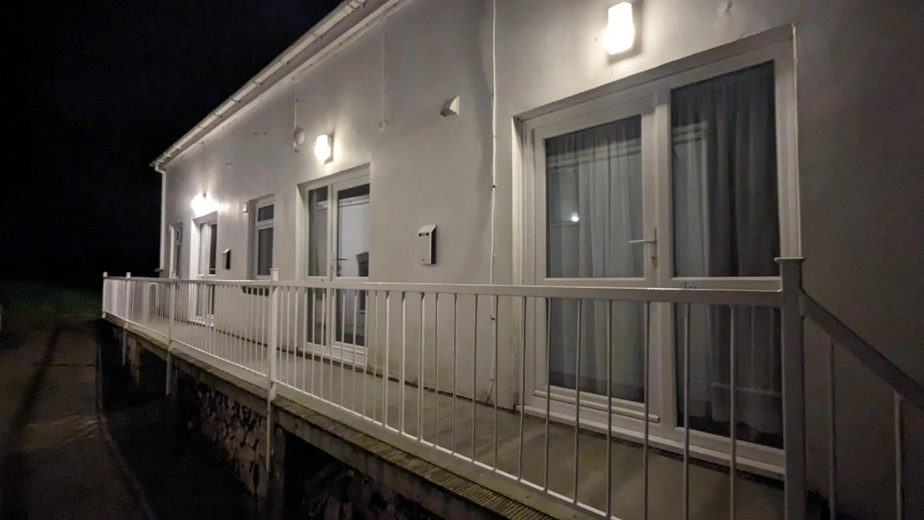 Facade/entrance in Ivybridge Guesthouse