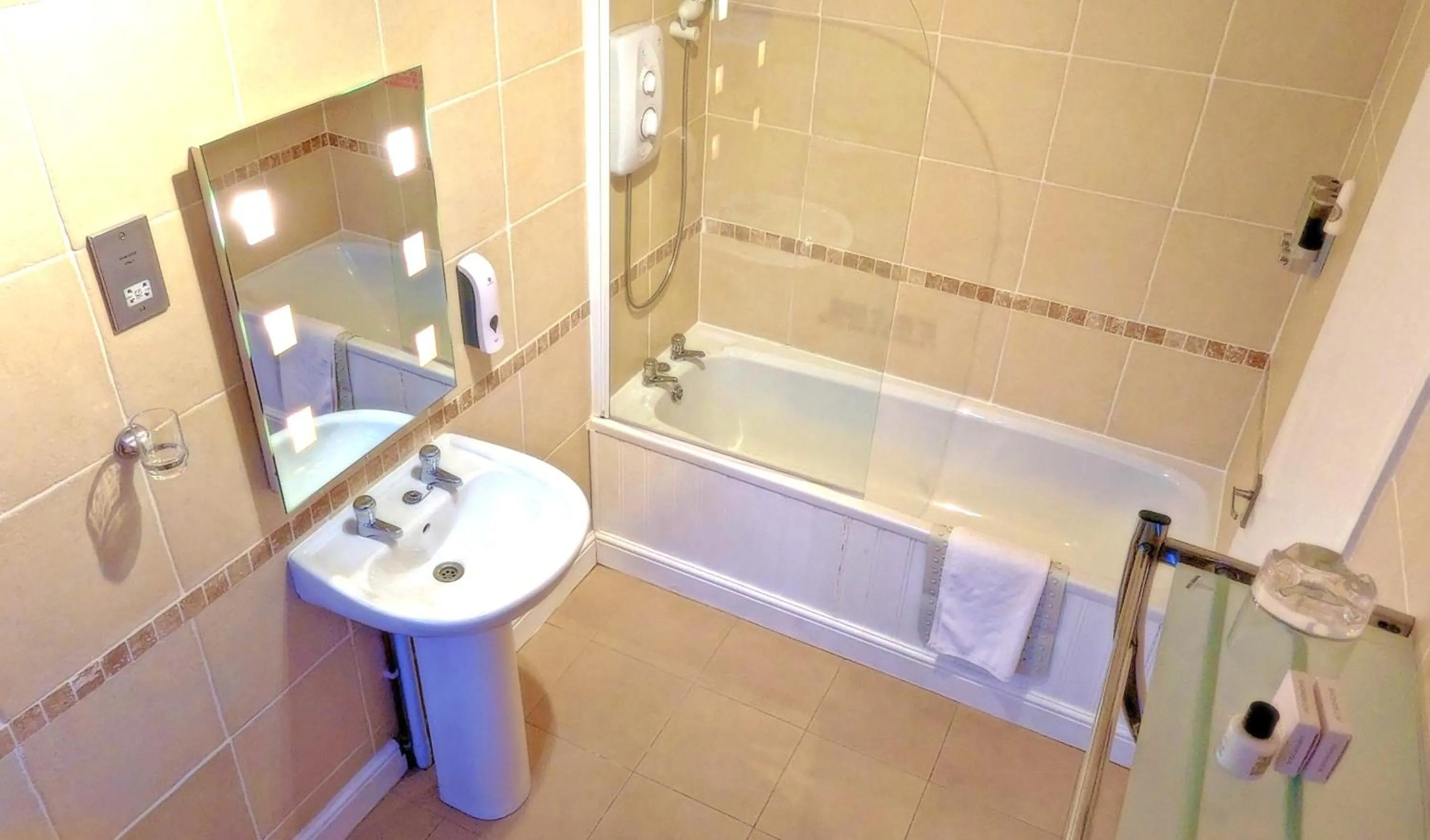 Shower in Ivybridge Guesthouse