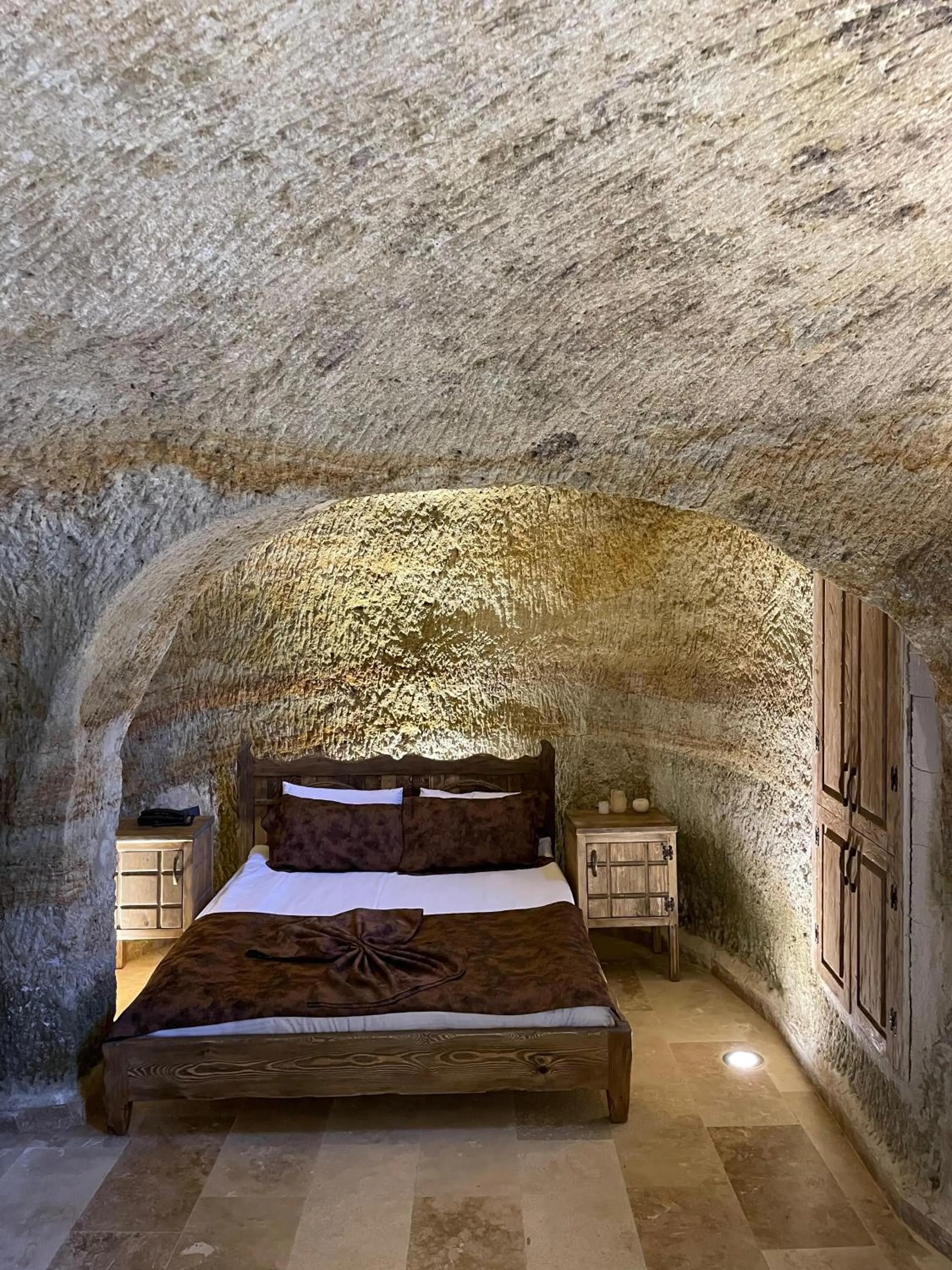 Bedroom, Bed in Chakra Special Caves