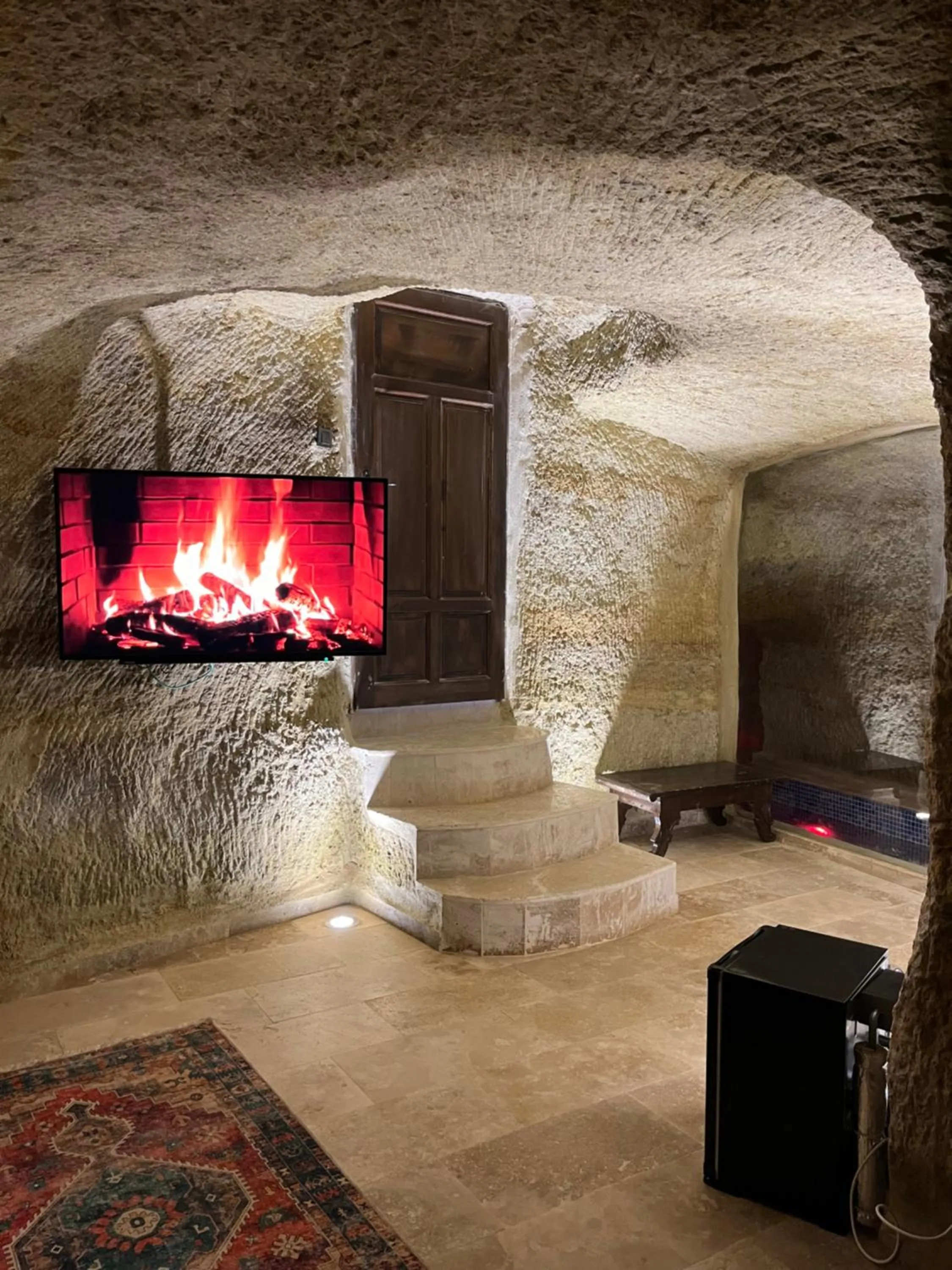 Photo of the whole room in Chakra Special Caves