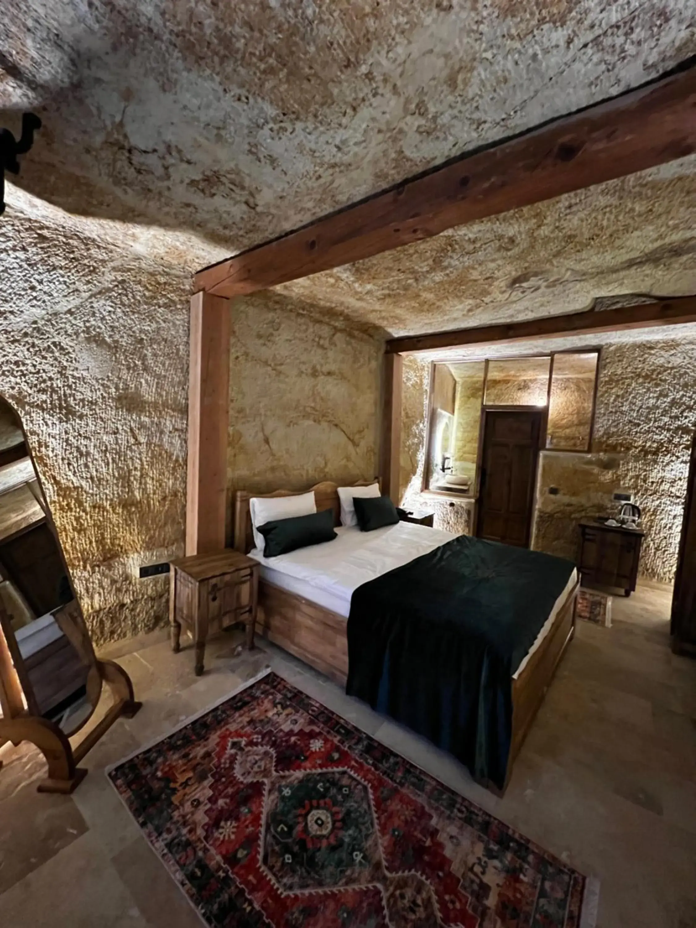 Bedroom, Bed in Chakra Special Caves Bedroom, Bed in Chakra Special Caves