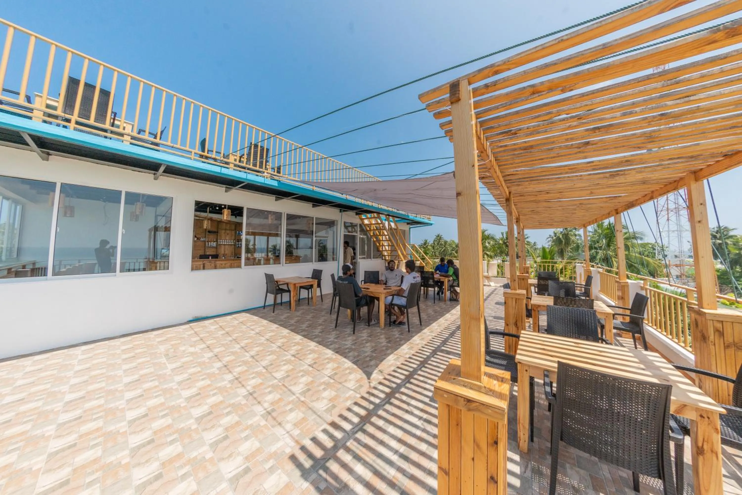 Restaurant/places to eat in Manta Sea View Himandhoo