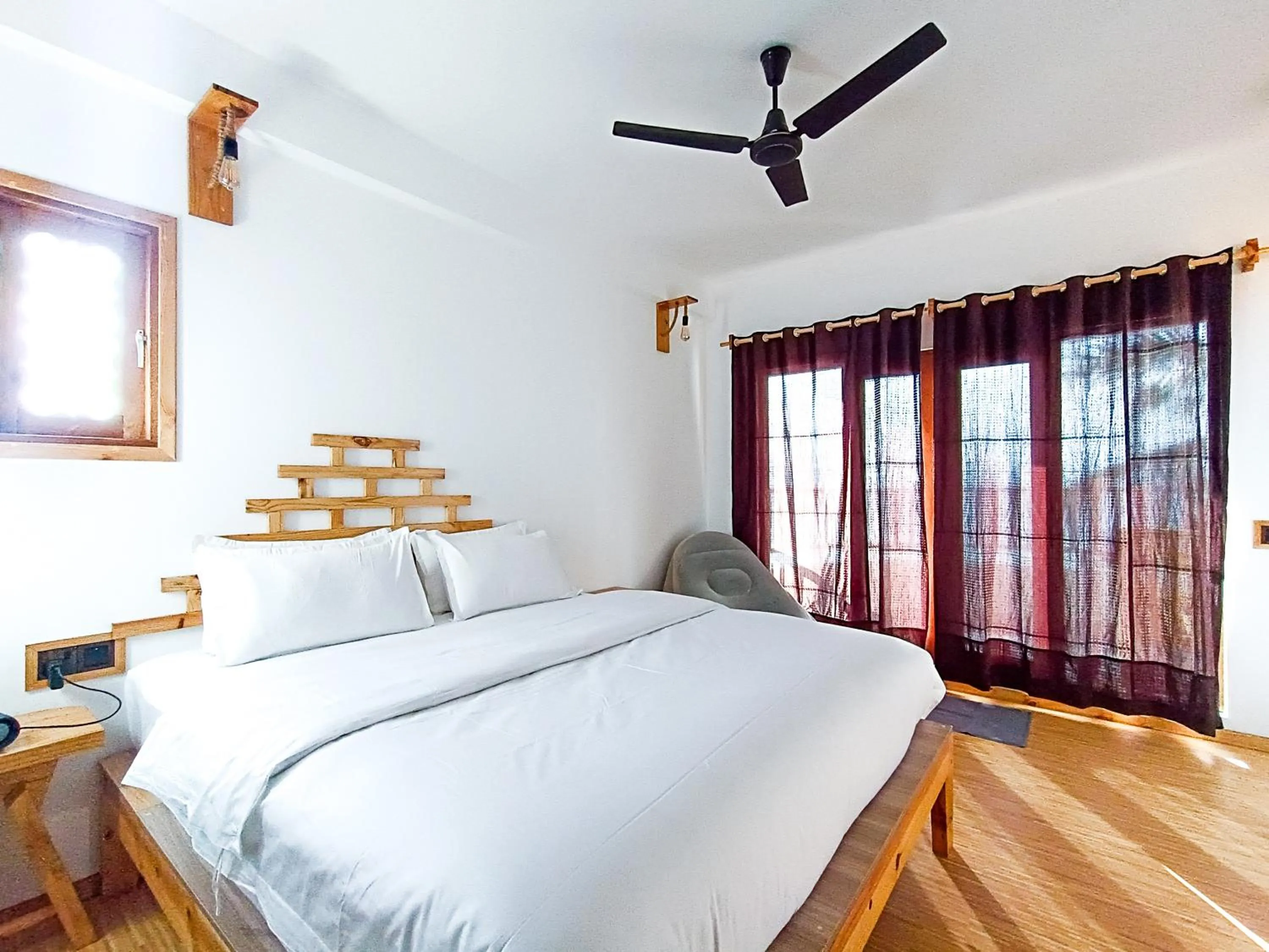 Bed in Manta Sea View Himandhoo