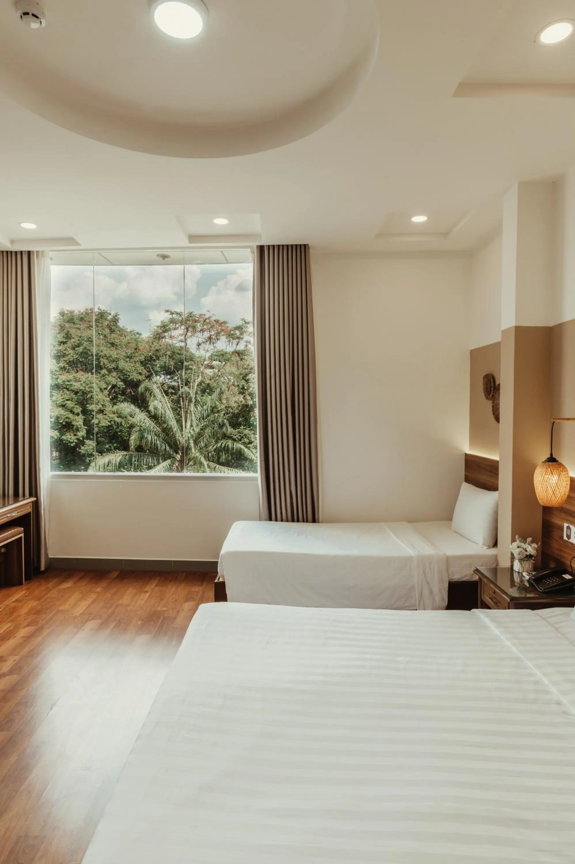 Bedroom, Bed in Lantern Hotel