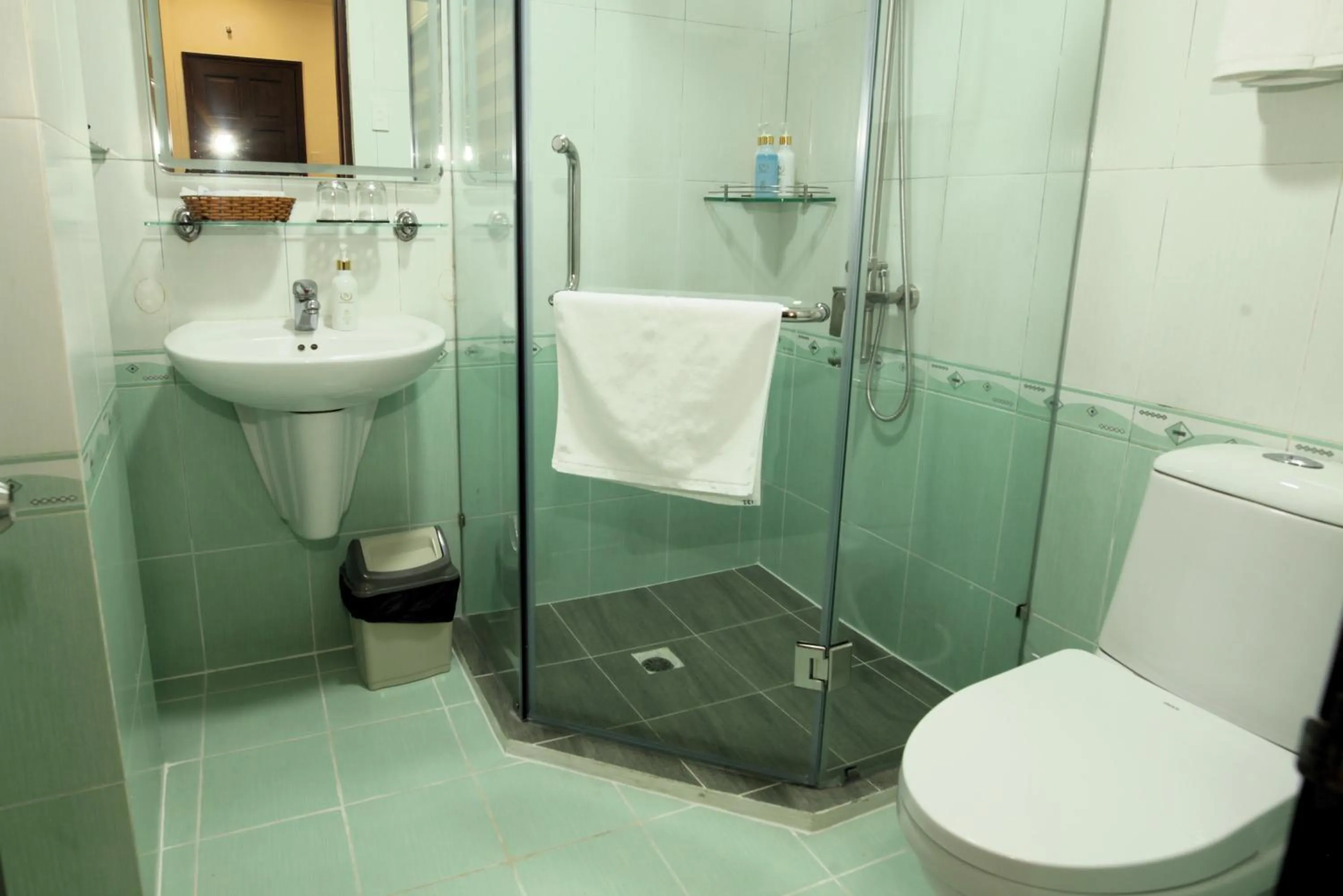 Shower in Lantern Hotel