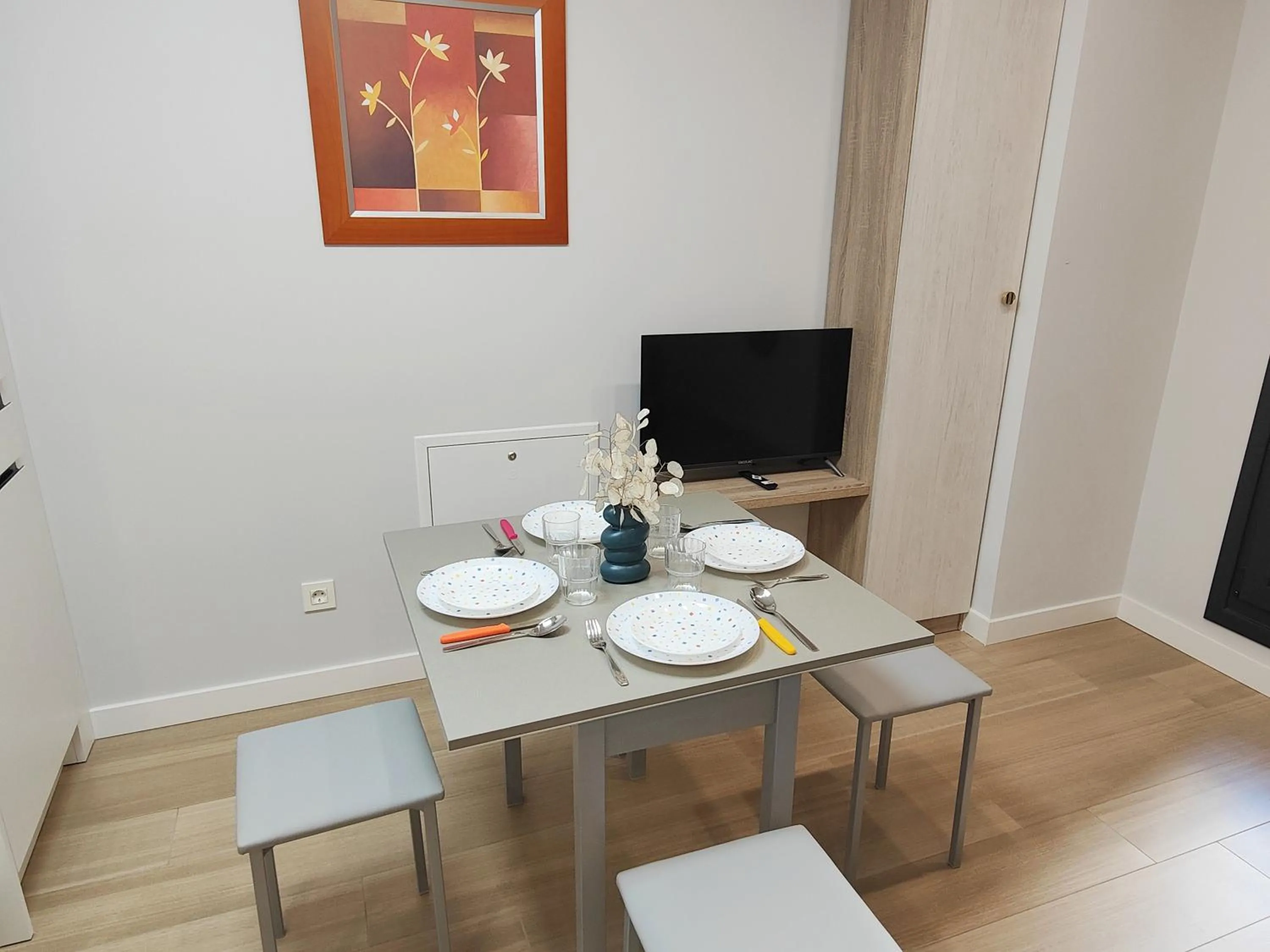 Dining area in Apartamentos Centro Oviedo Caveda