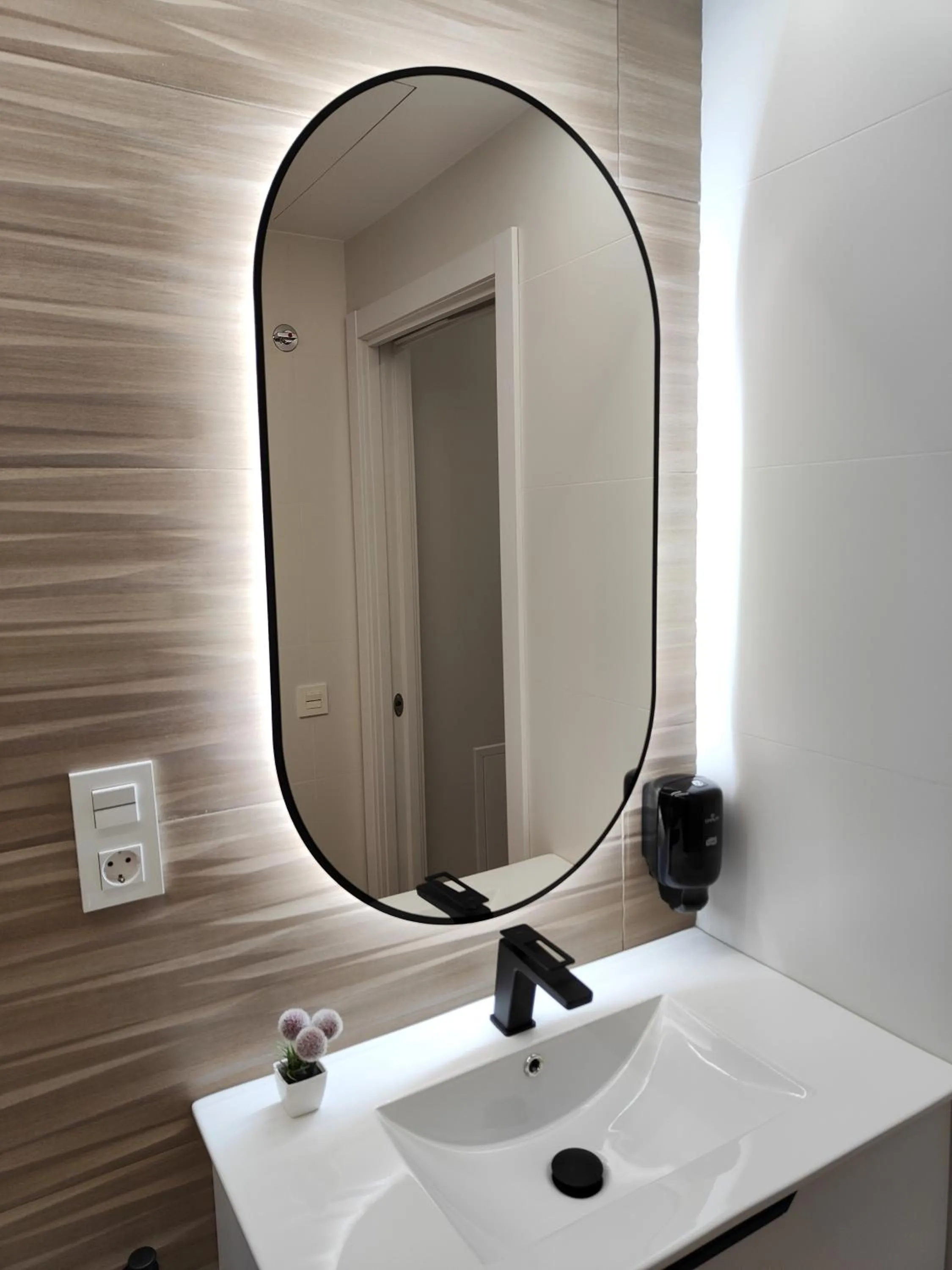 Bathroom in Apartamentos Centro Oviedo Caveda