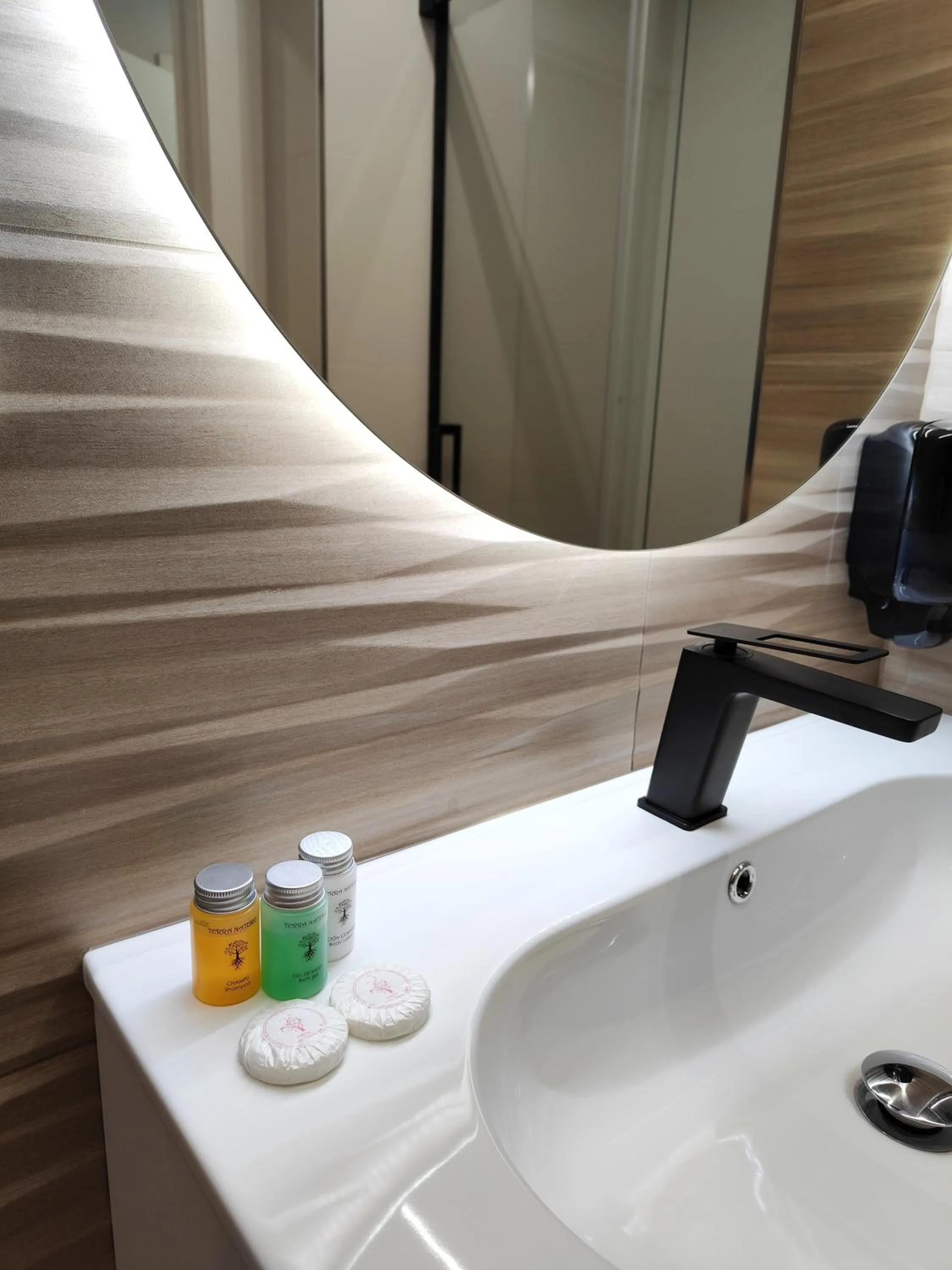 Bathroom in Apartamentos Centro Oviedo Caveda