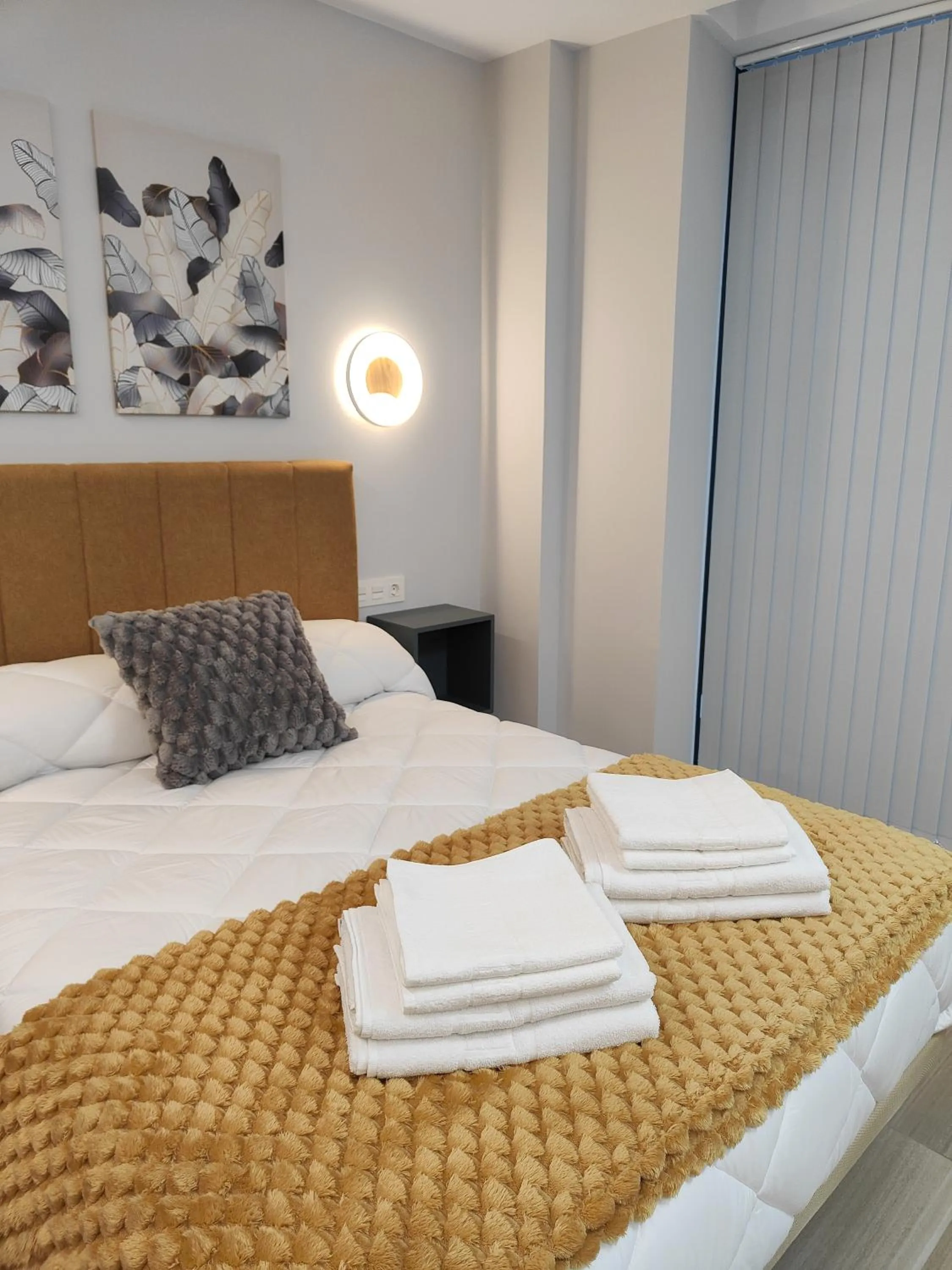 Bed in Apartamentos Centro Oviedo Caveda