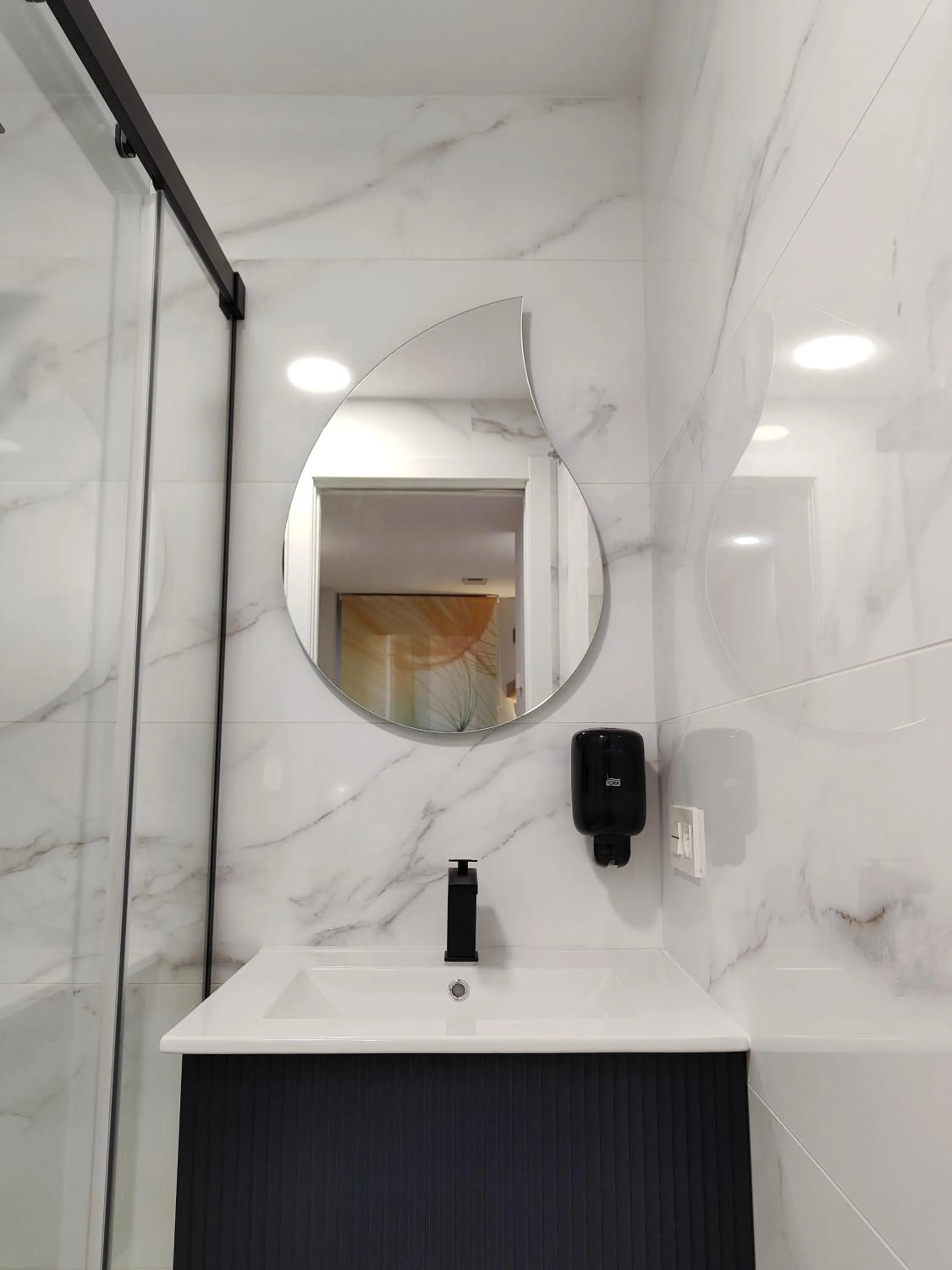 Bathroom in Apartamentos Centro Oviedo Caveda