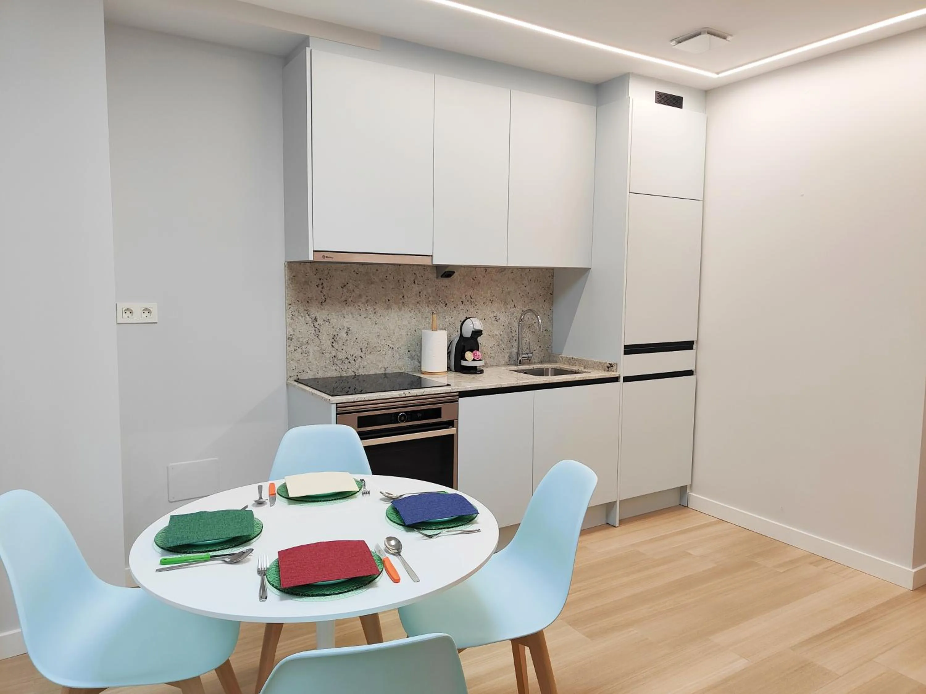 Kitchen or kitchenette in Apartamentos Centro Oviedo Caveda