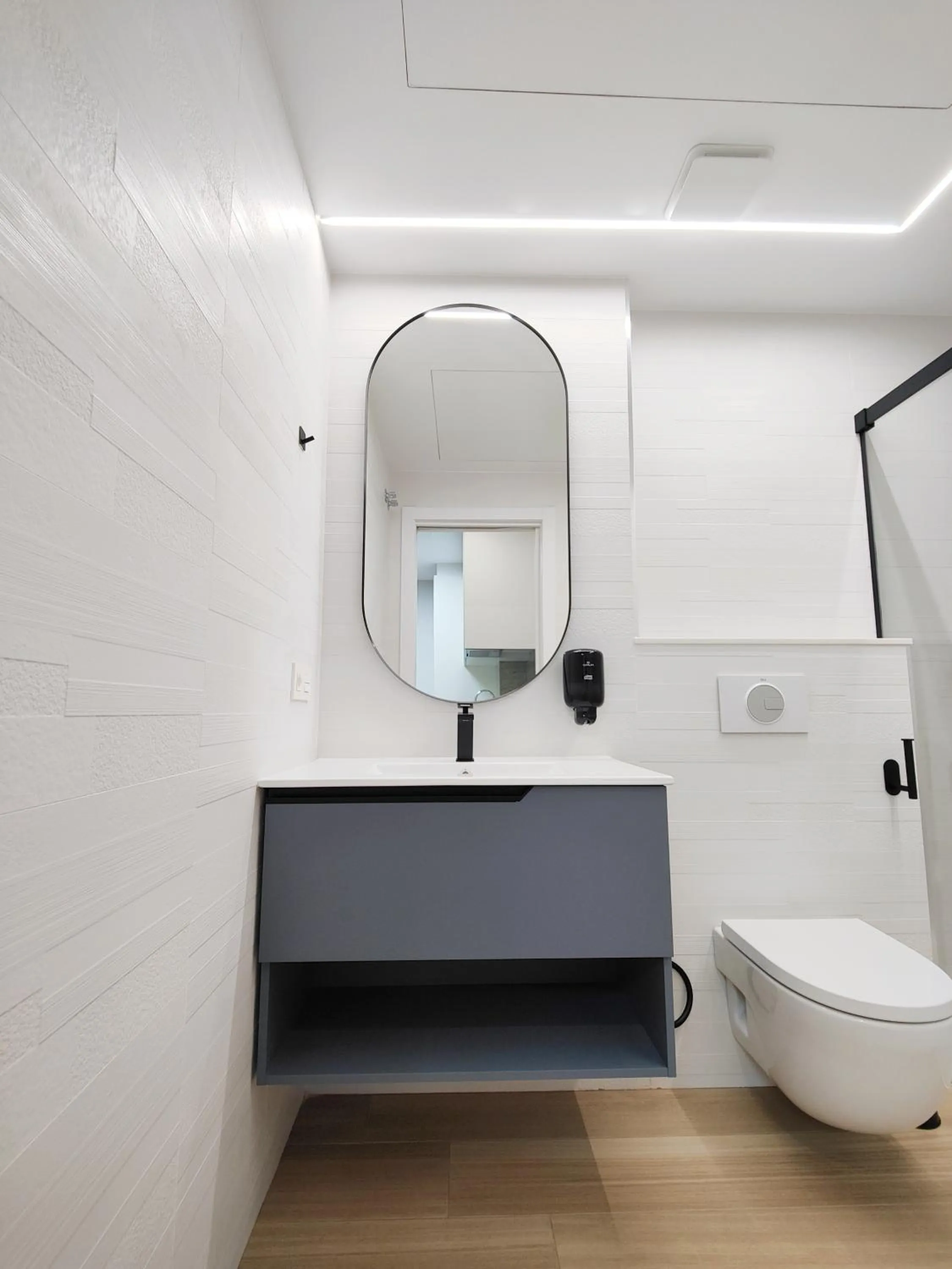 Shower in Apartamentos Centro Oviedo Caveda