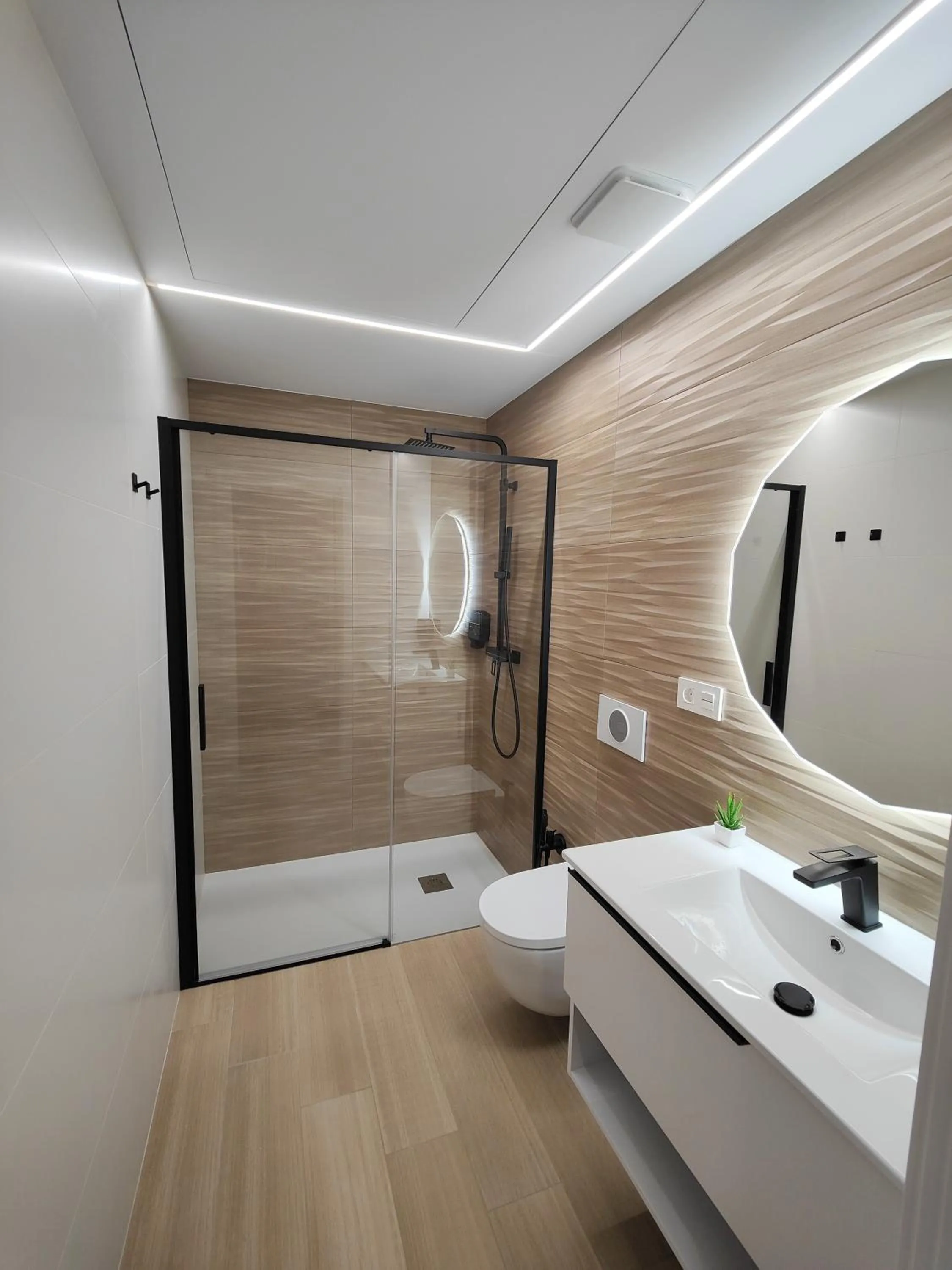 Shower in Apartamentos Centro Oviedo Caveda