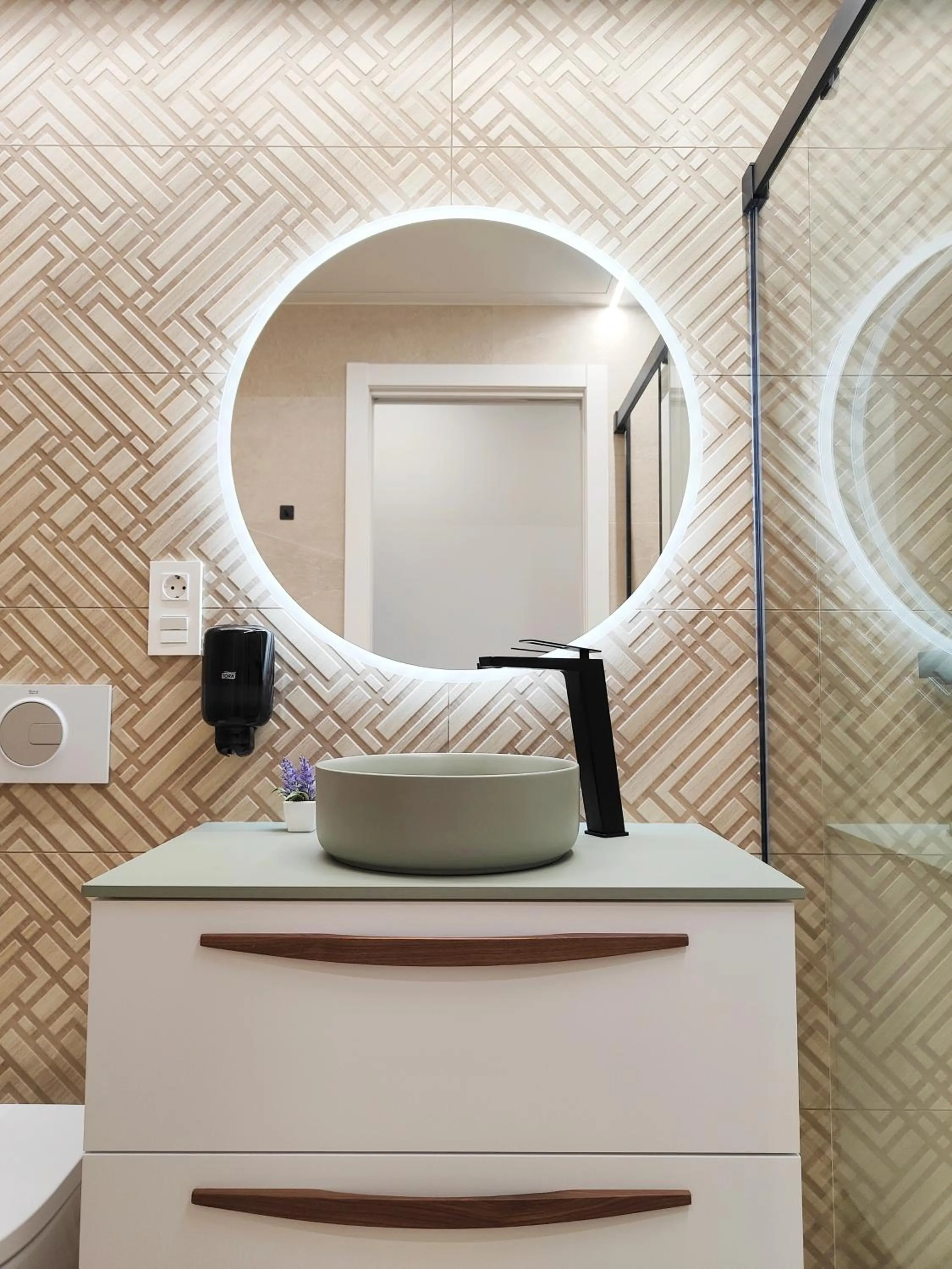 Bathroom in Apartamentos Centro Oviedo Caveda