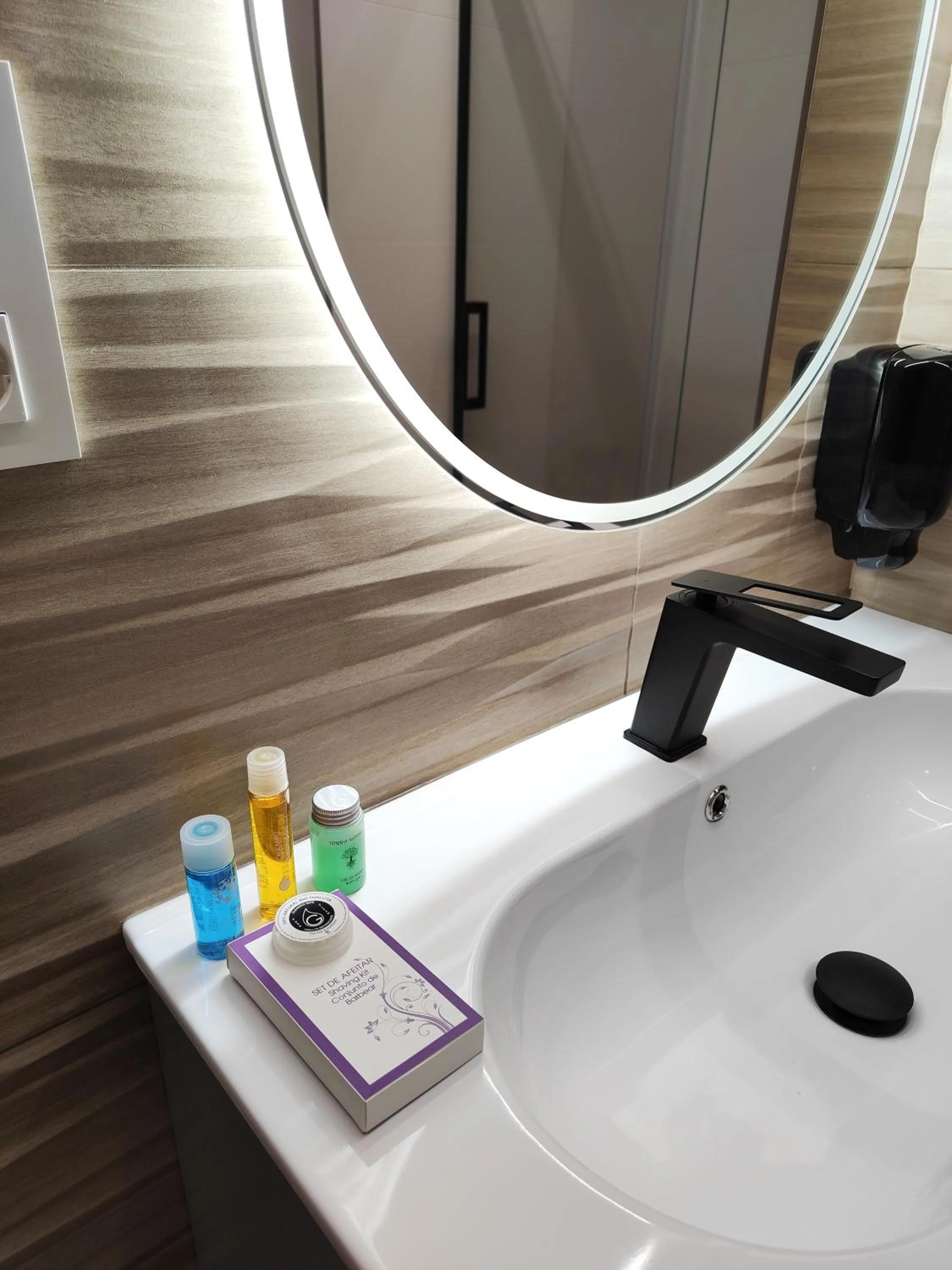 Bathroom in Apartamentos Centro Oviedo Caveda