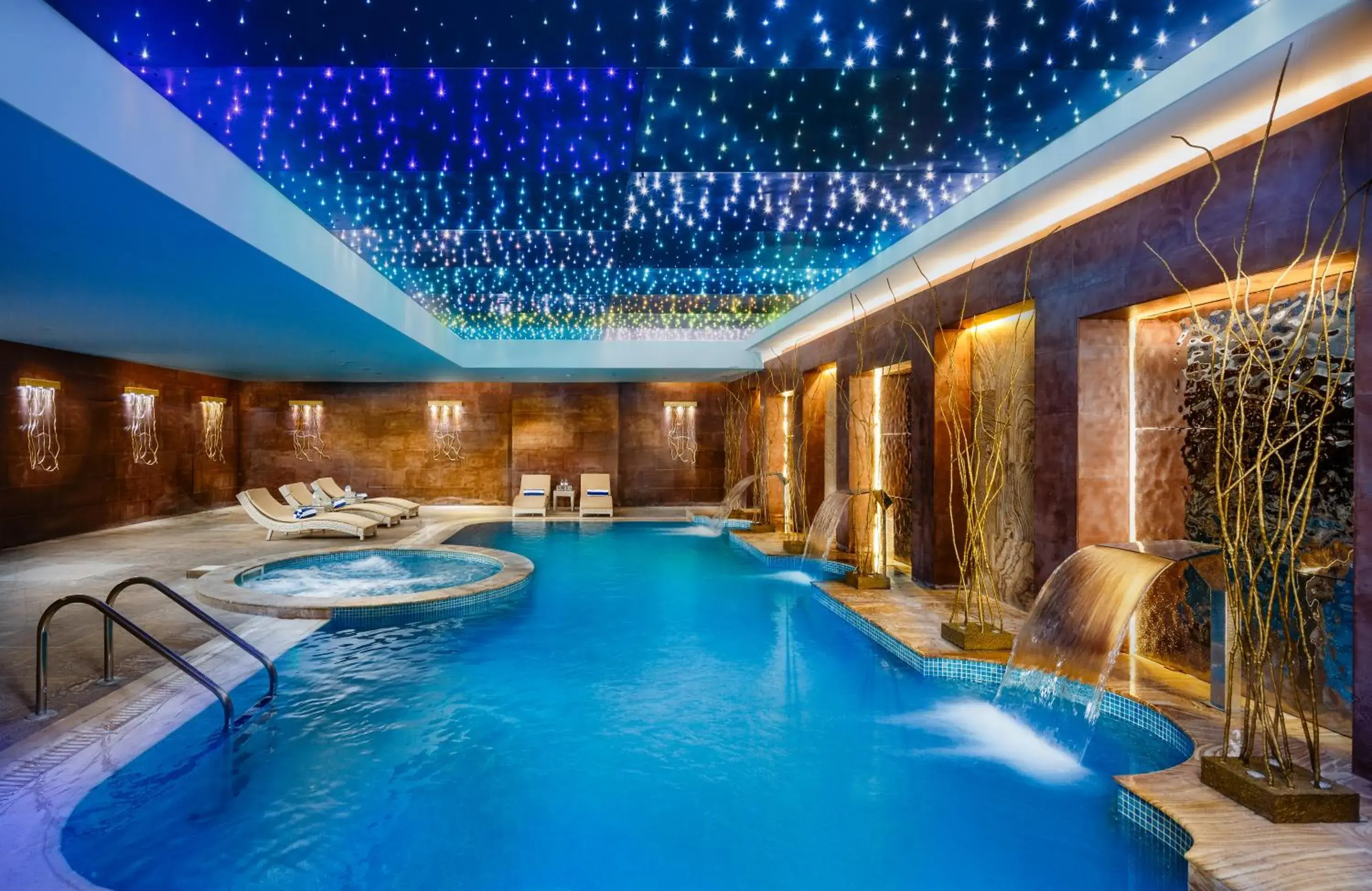 Swimming pool in Millennium Place Doha Swimming pool in Millennium Place Doha