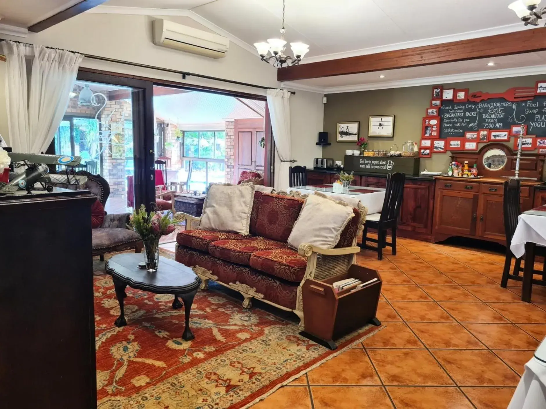 Lounge or bar in Barnstormers Rest Lounge or bar in Barnstormers Rest