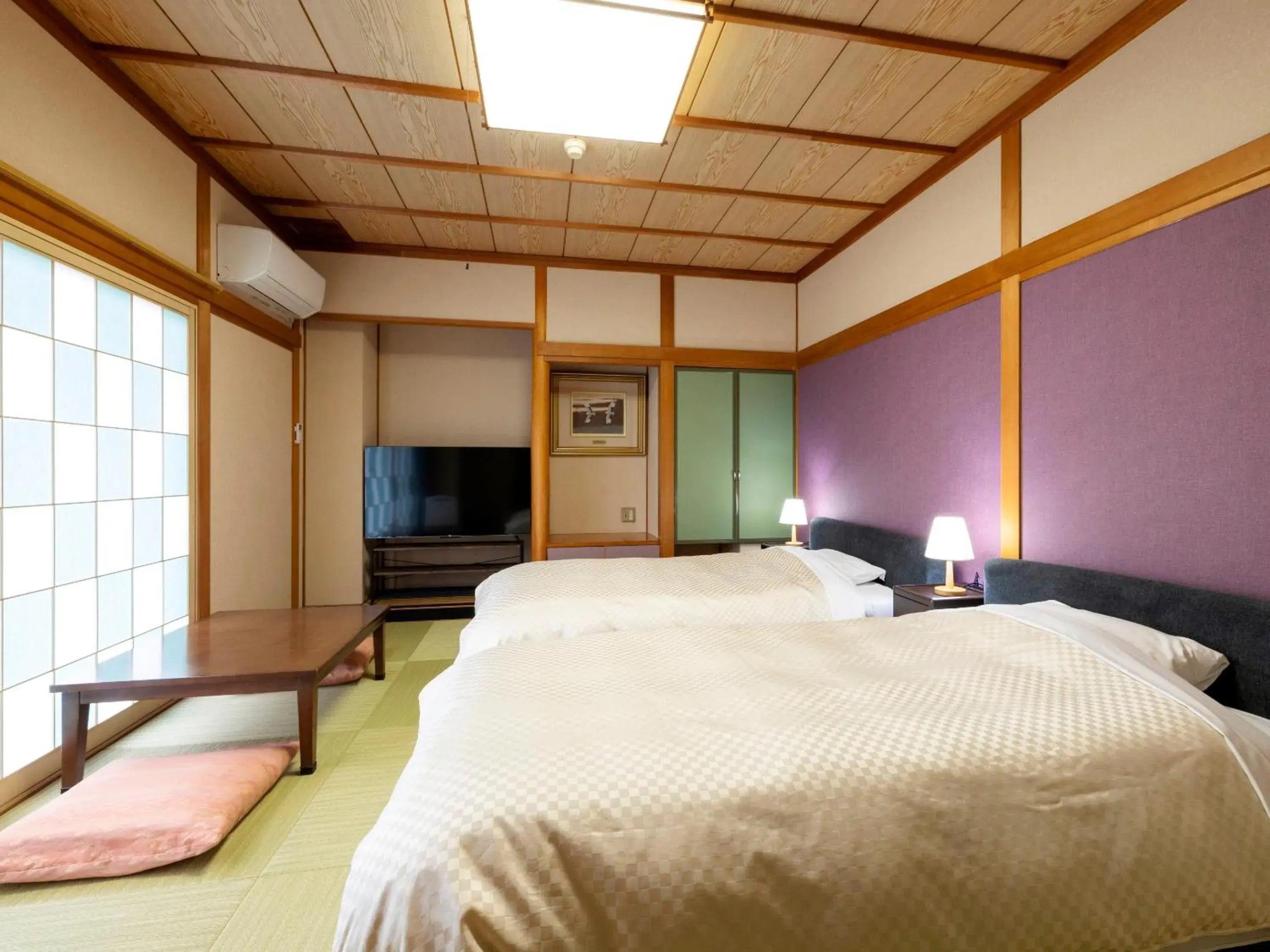 Standard Twin Room in Hotel Sunvalley Izunagaoka Main Building Standard Twin Room in Hotel Sunvalley Izunagaoka Main Building