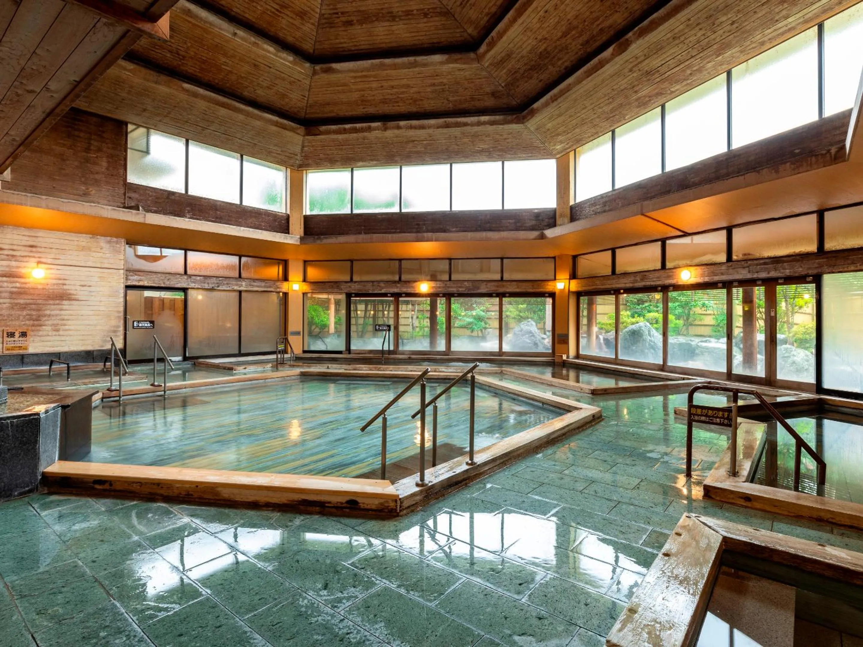 Hot Spring Bath in Hotel Sunvalley Izunagaoka Main Building