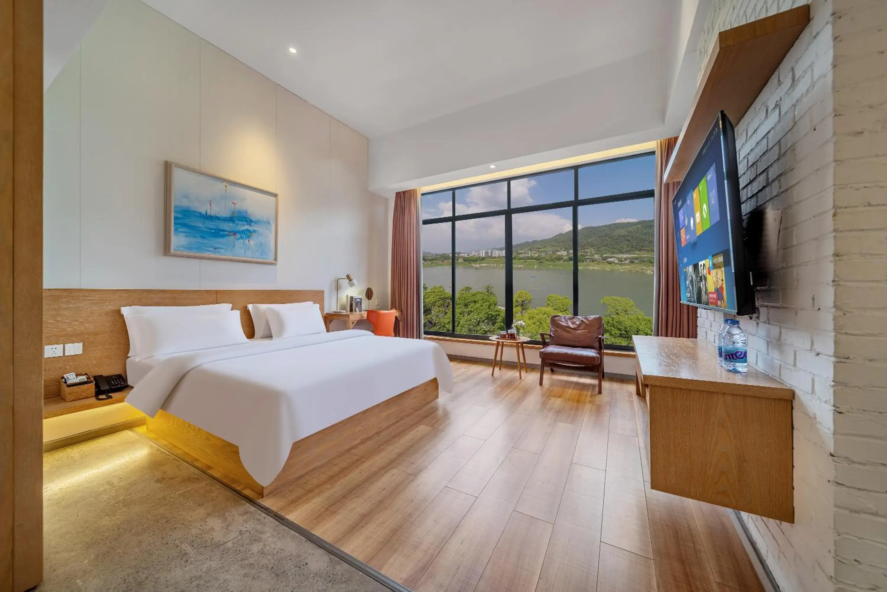 King Room with Lake View in Wuyu Hotel Chongqing Southwest University & Jialing Riverside King Room with Lake View in Wuyu Hotel Chongqing Southwest University & Jialing Riverside