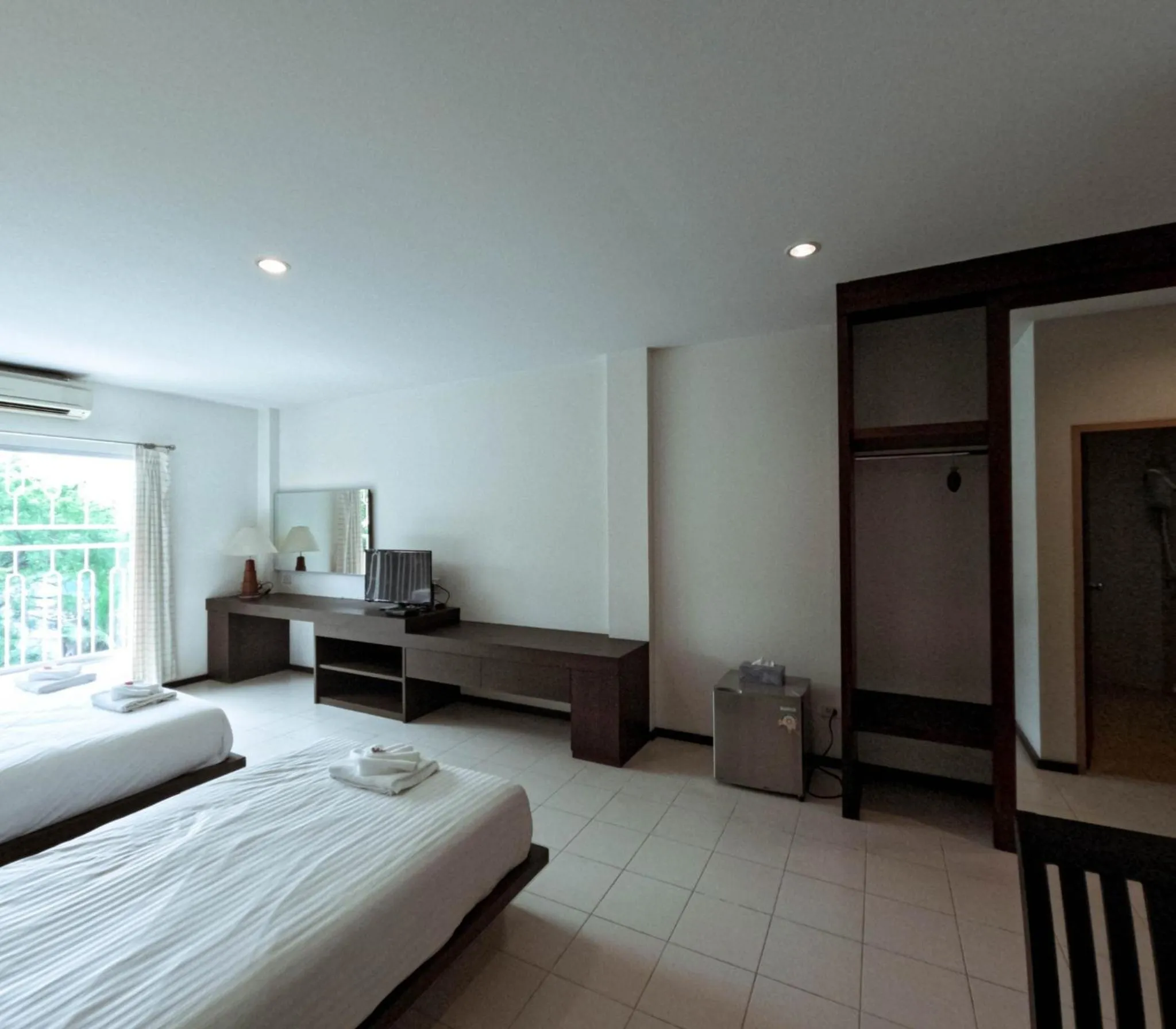 Photo of the whole room in Le Ranong Bistro Hotel