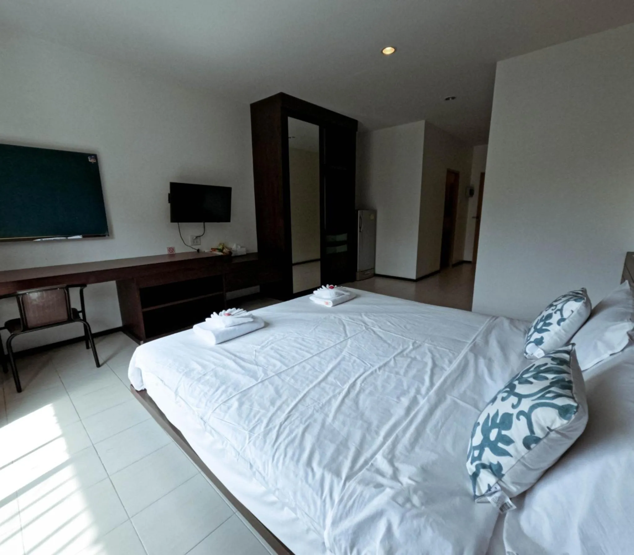 Photo of the whole room in Le Ranong Bistro Hotel