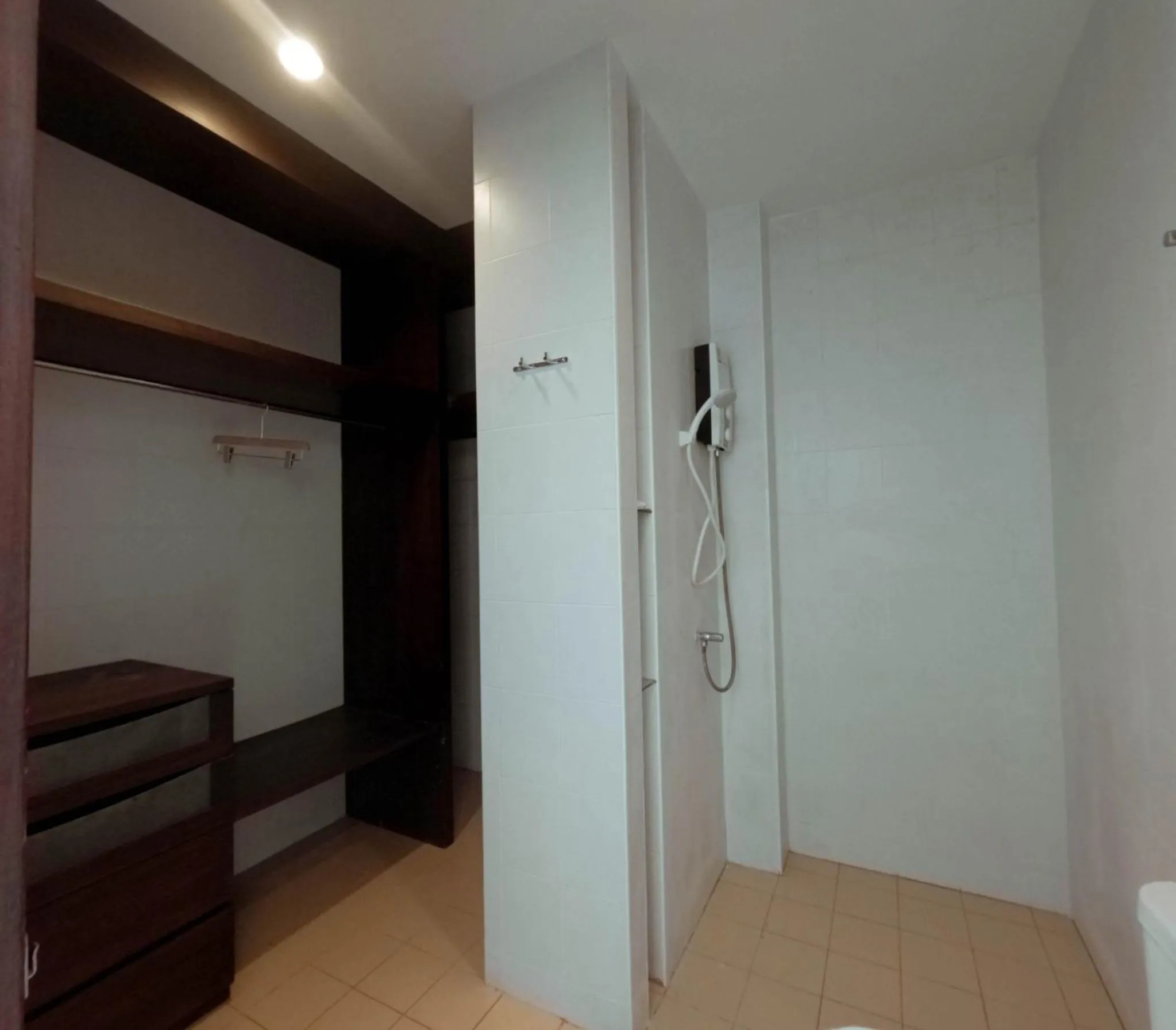 Bathroom in Le Ranong Bistro Hotel