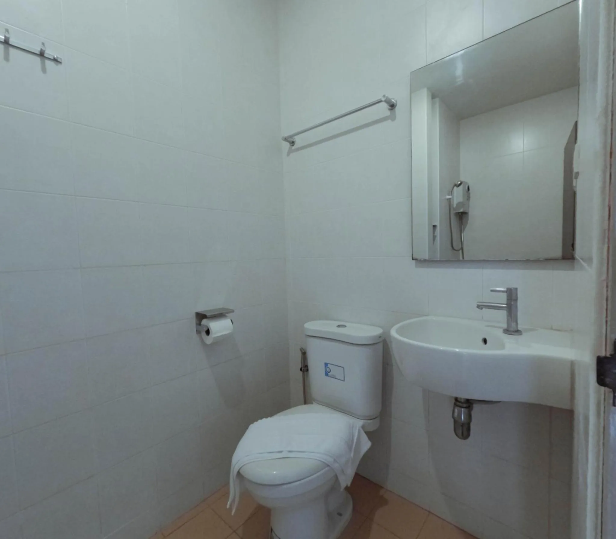 Toilet in Le Ranong Bistro Hotel