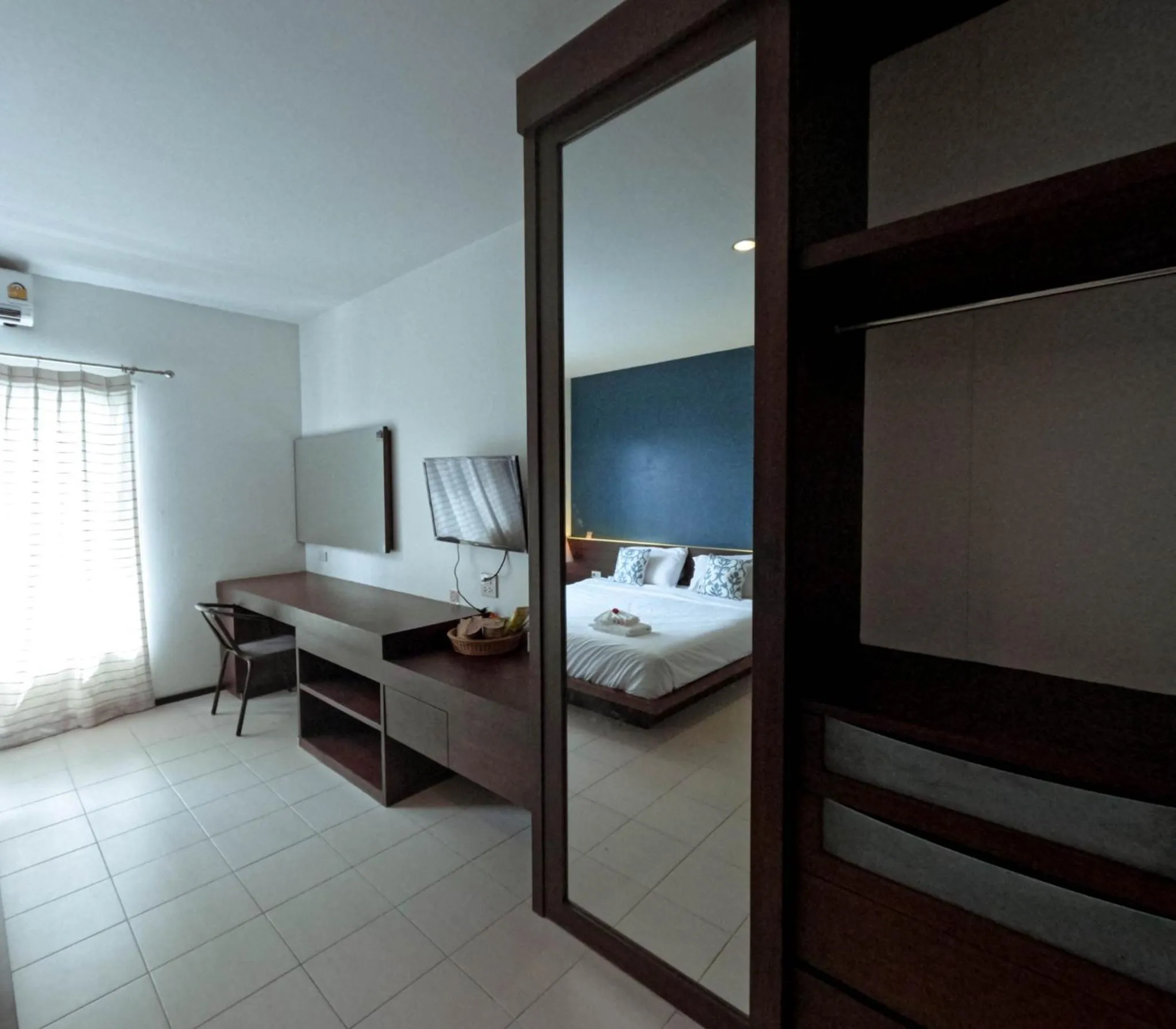 Photo of the whole room in Le Ranong Bistro Hotel