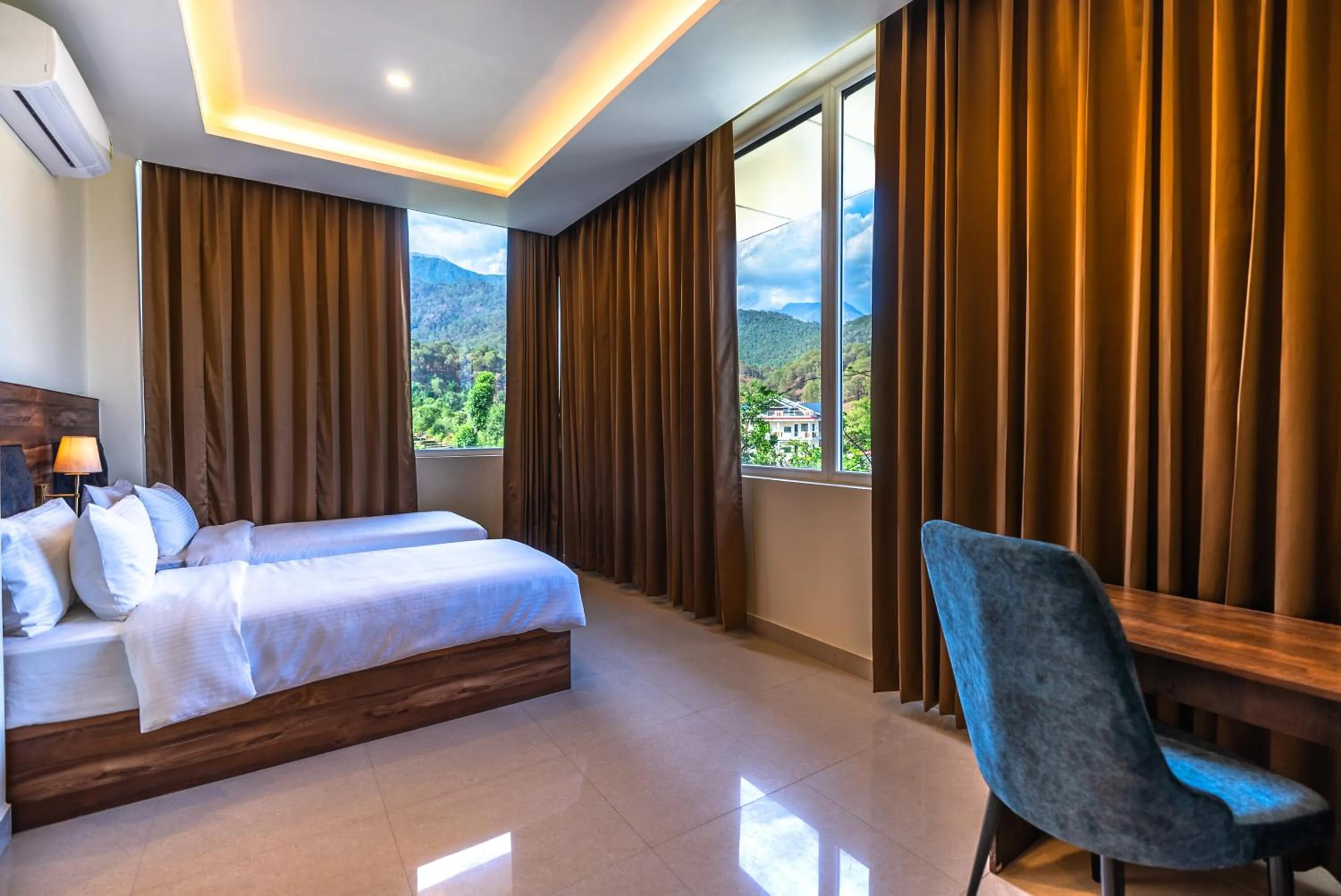 Seating area, Bed in Aotel by Clarks Inn Palampur