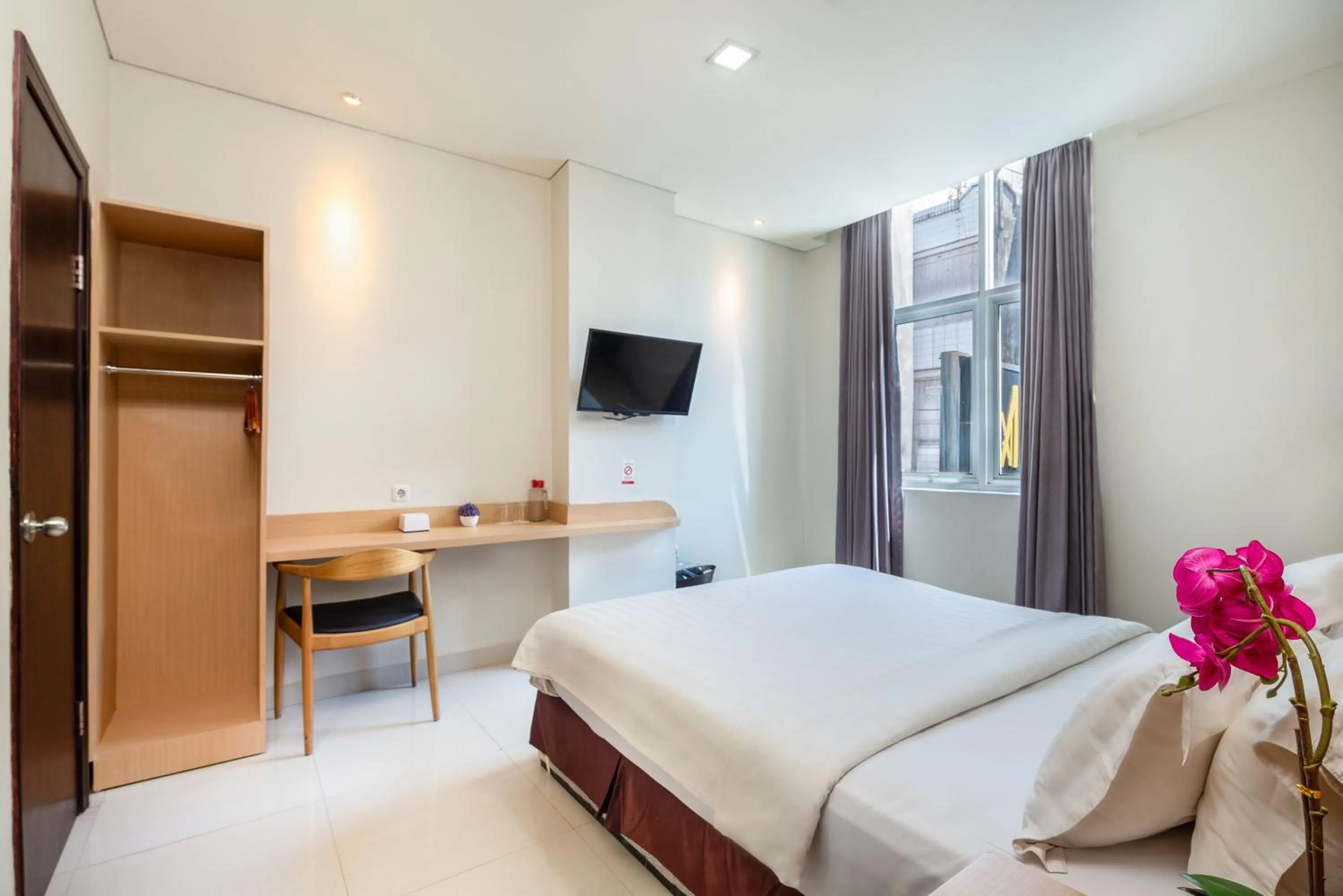 Bedroom in Life Hotel Soekarno Hatta Makassar