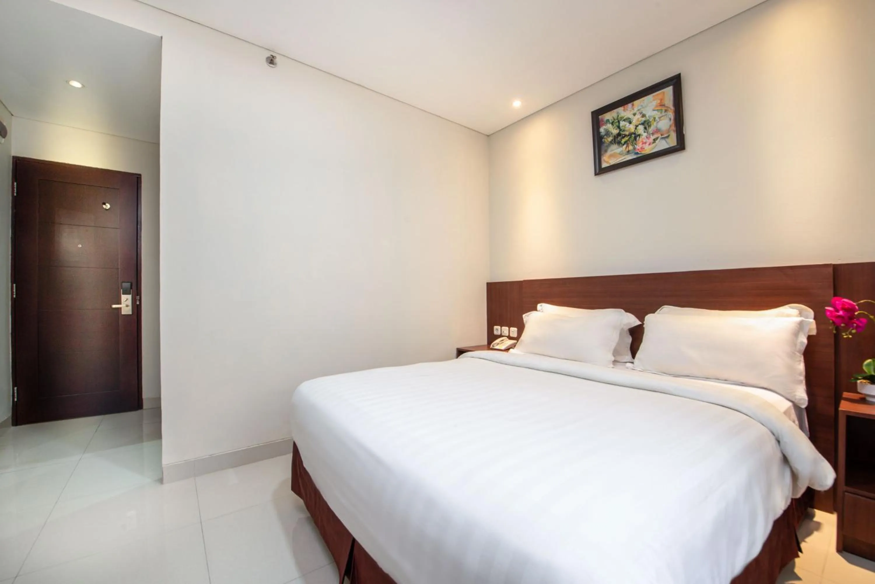 Bedroom in Life Hotel Soekarno Hatta Makassar