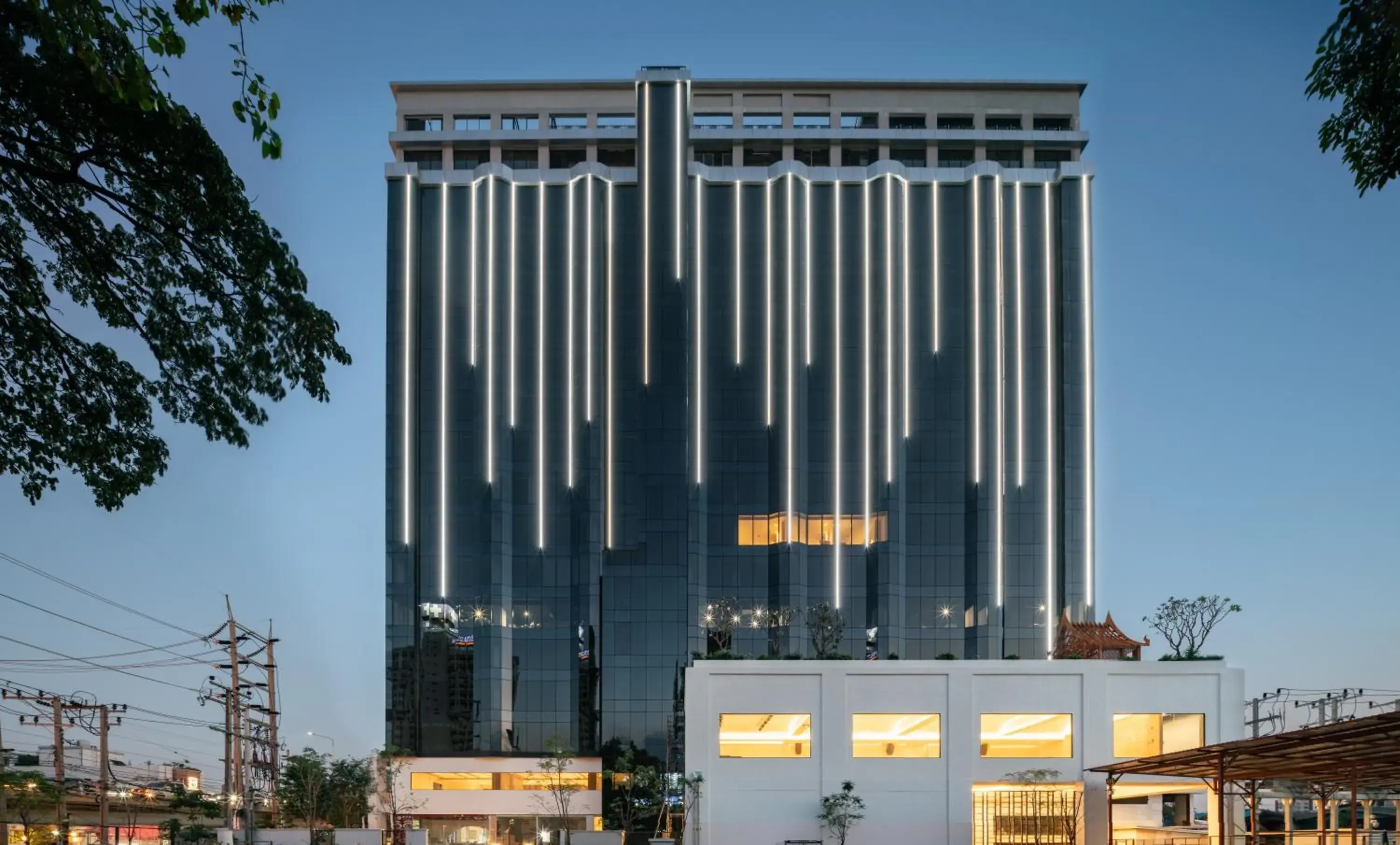 Property building in Shenzhen Tower Hotel Bangkok Property building in Shenzhen Tower Hotel Bangkok