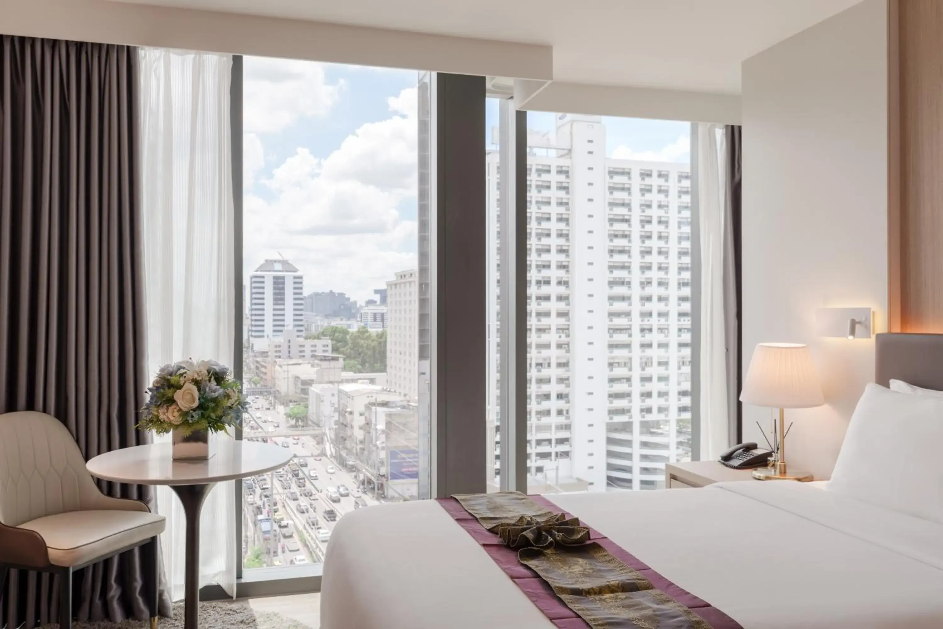 Bed in Shenzhen Tower Hotel Bangkok Bed in Shenzhen Tower Hotel Bangkok