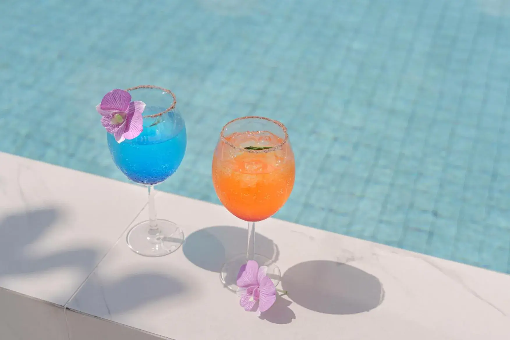 Swimming pool in Shenzhen Tower Hotel Bangkok Swimming pool in Shenzhen Tower Hotel Bangkok