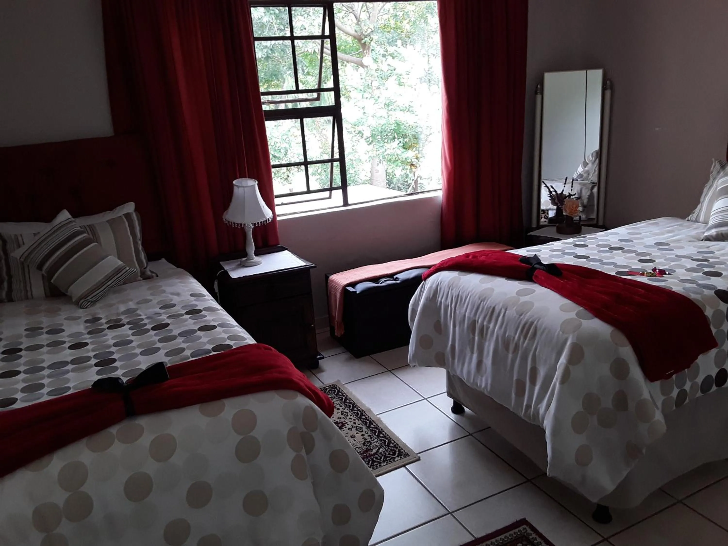 Standard Twin Room with Garden View in Ibis Nest