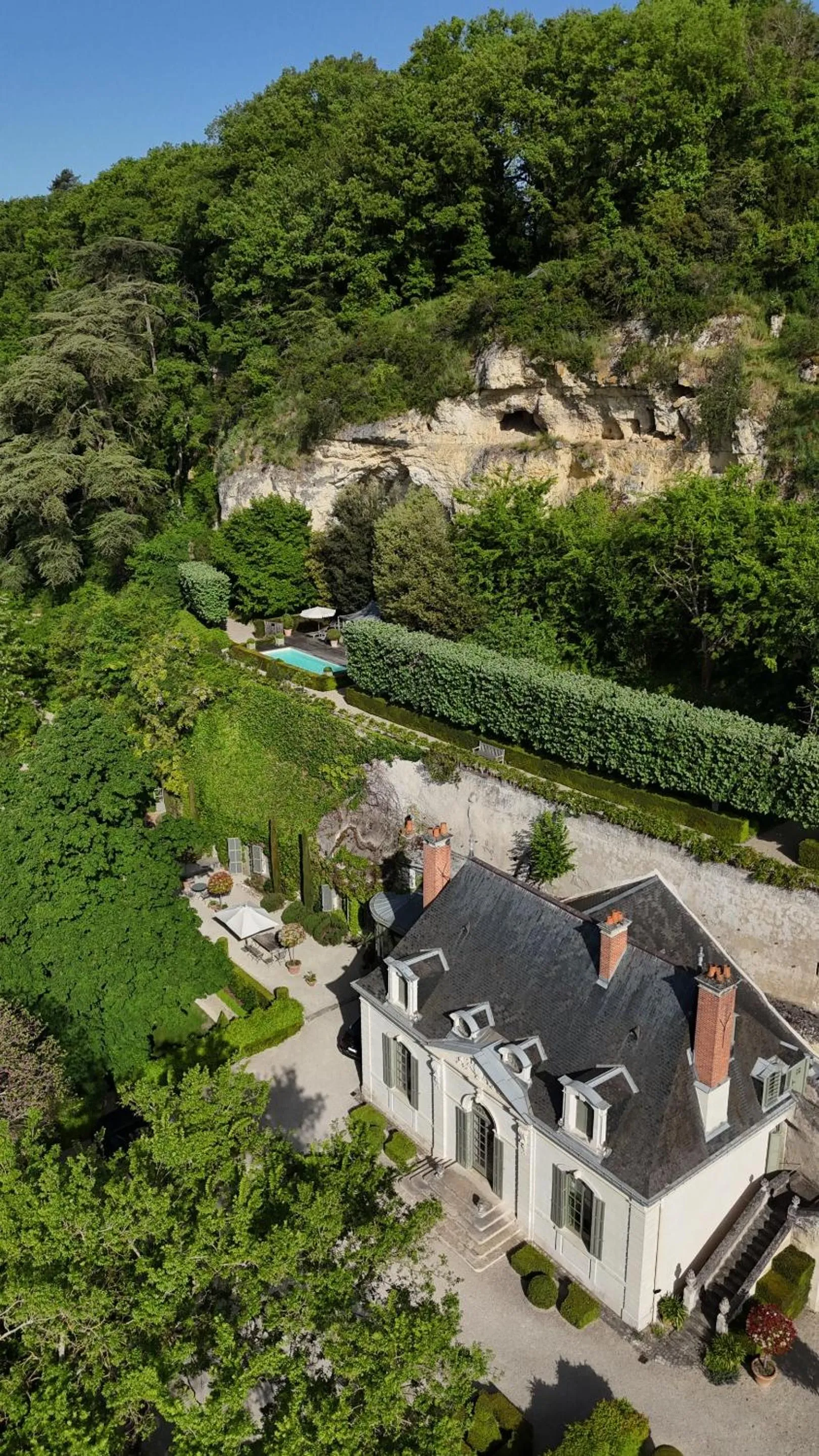 Property building in Manoir des Basses Rivières