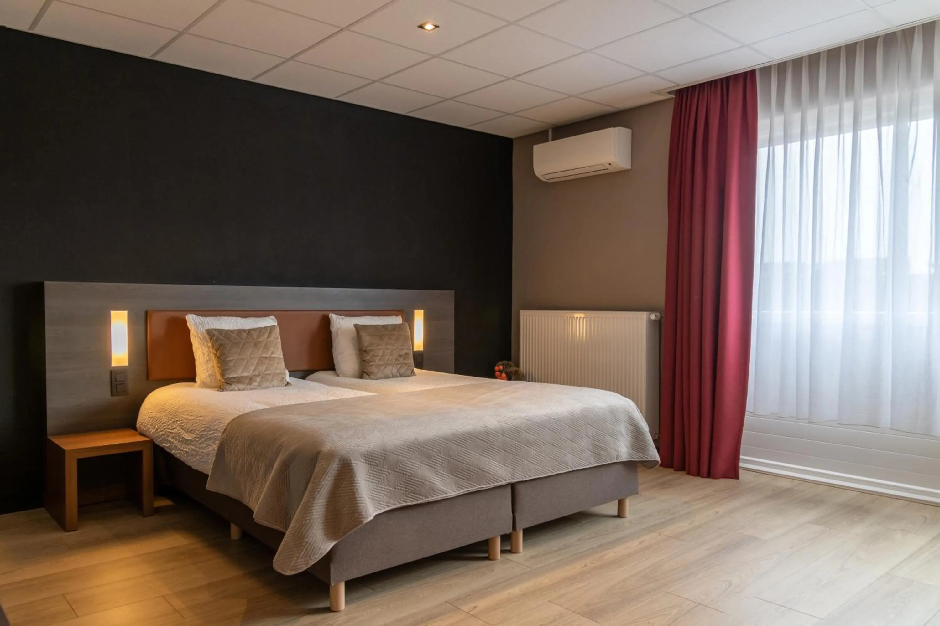 Photo of the whole room, Bed in Hotel Rooms