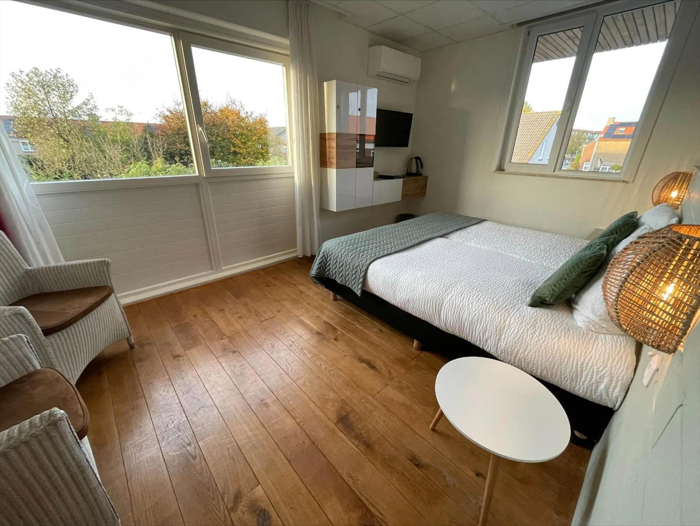 Photo of the whole room, Bed in Hotel Rooms