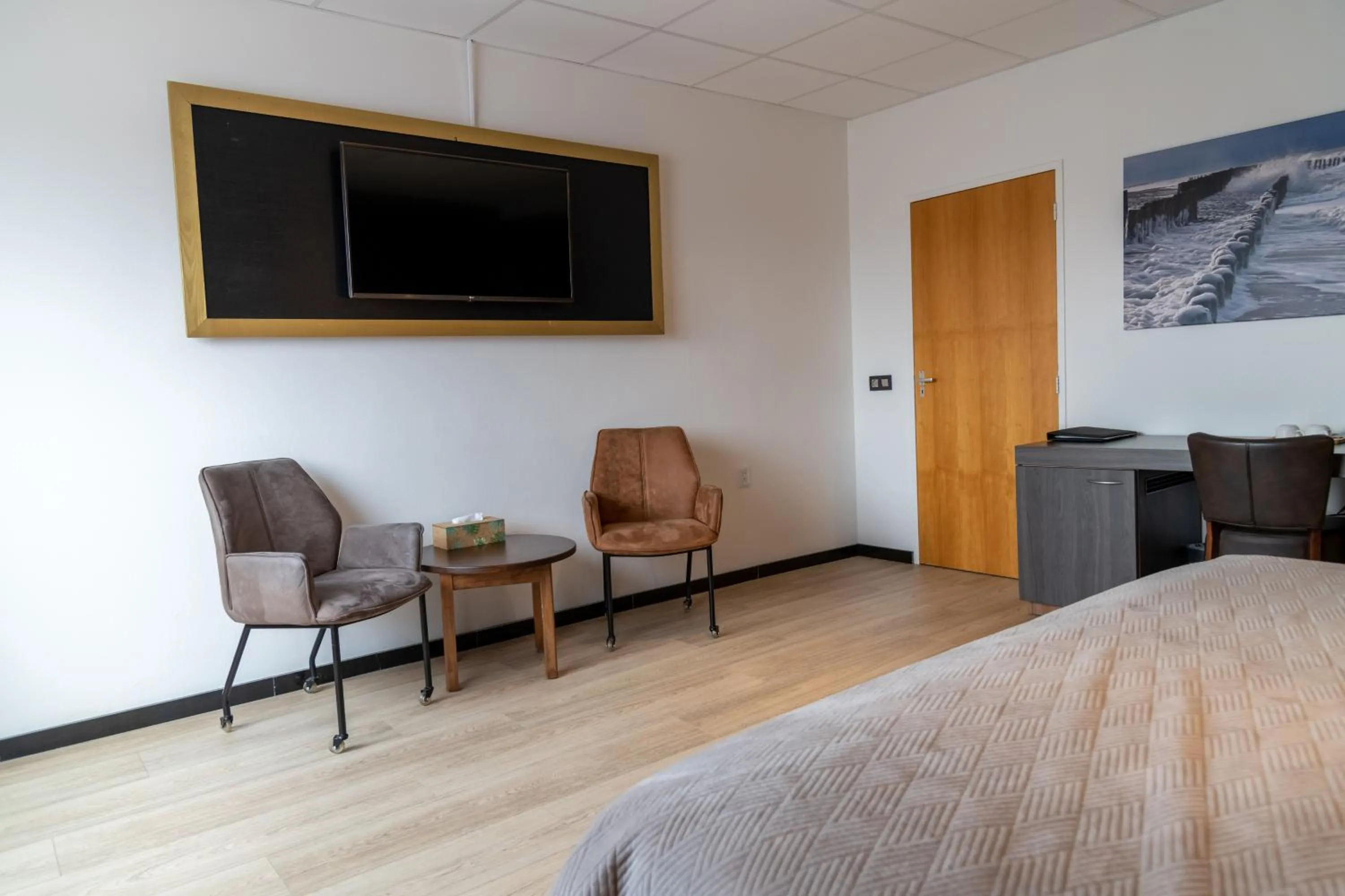 Photo of the whole room, Bed in Hotel Rooms