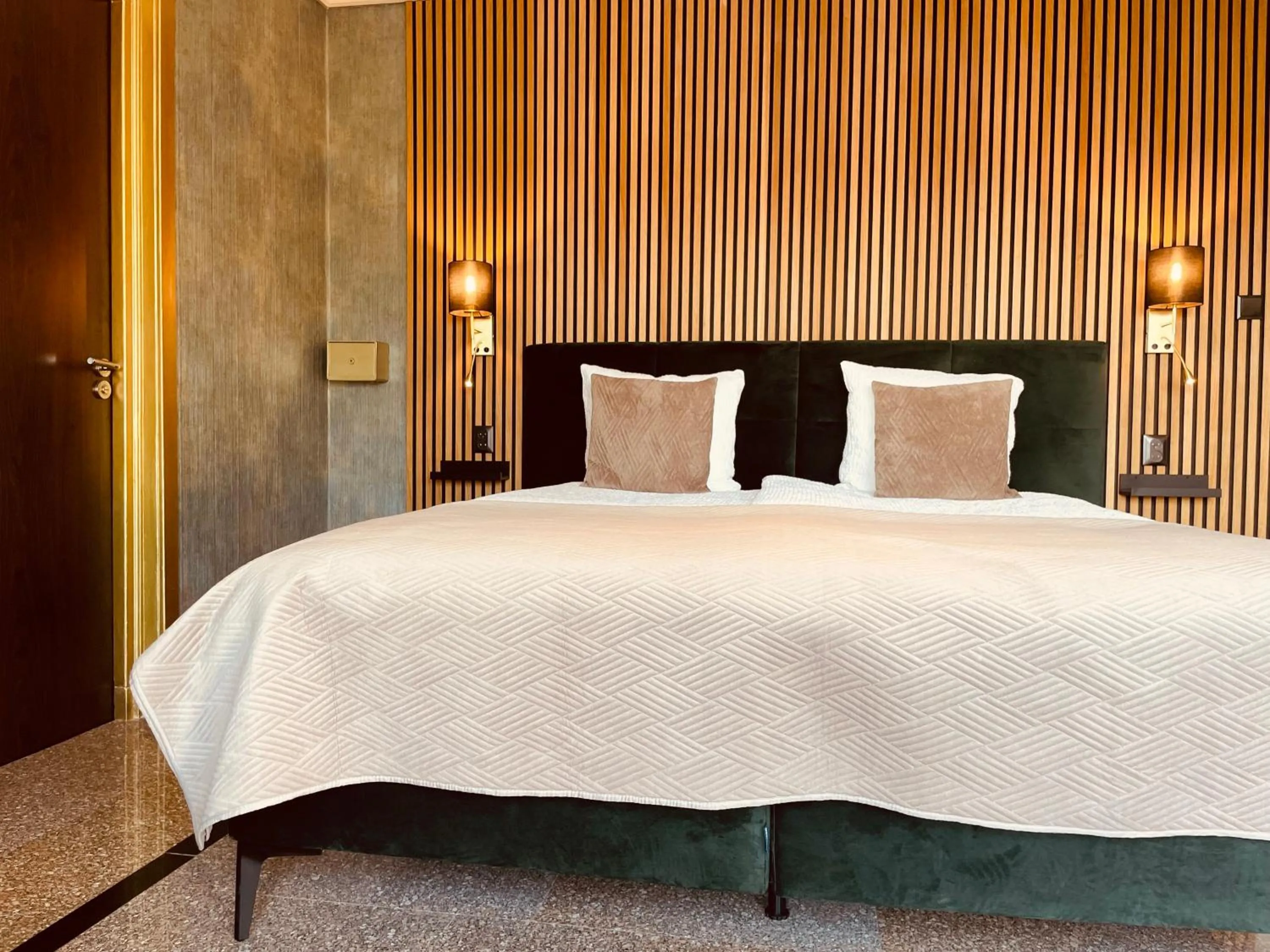 Bed in Hotel Rooms