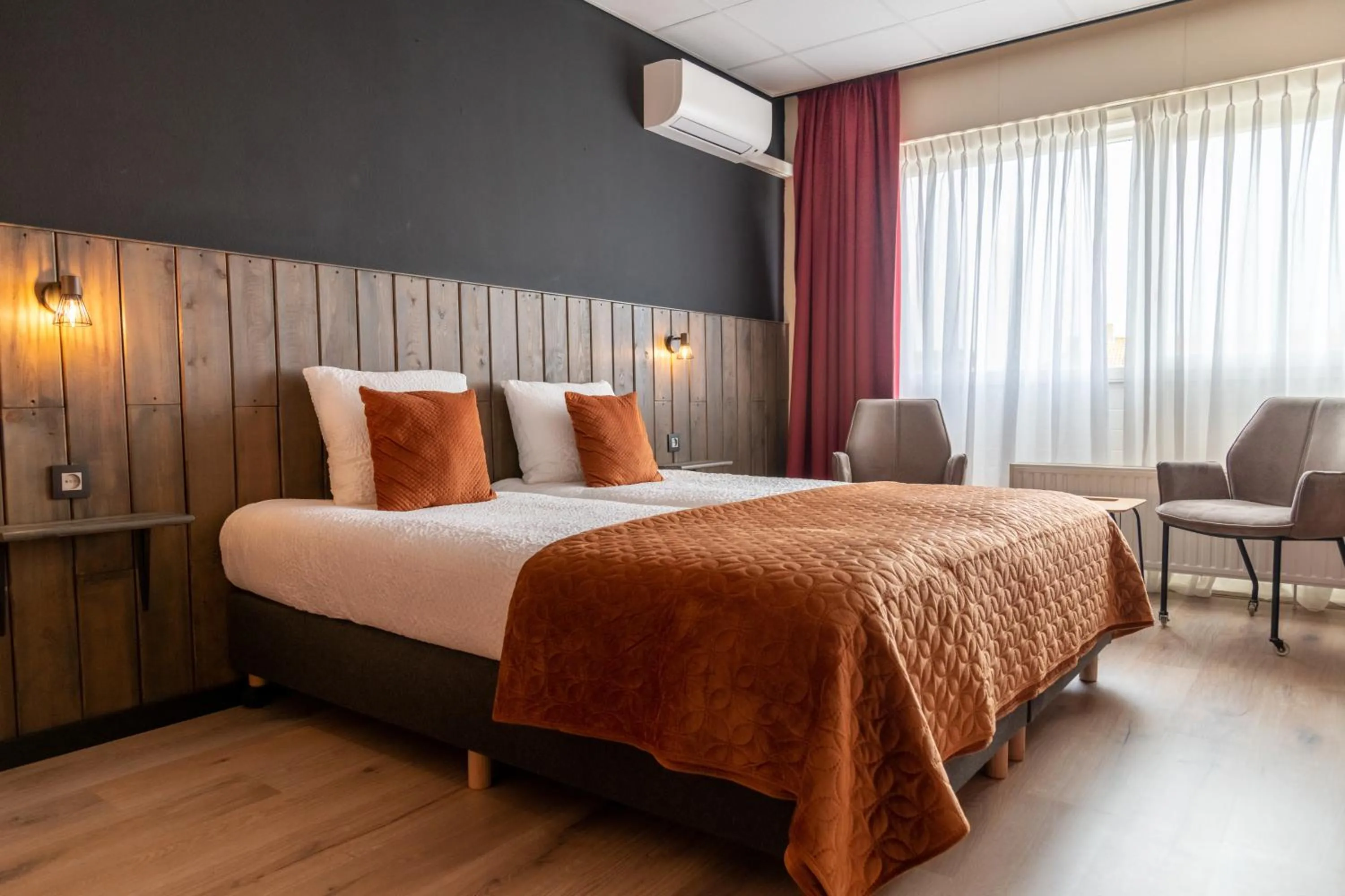 Photo of the whole room, Bed in Hotel Rooms