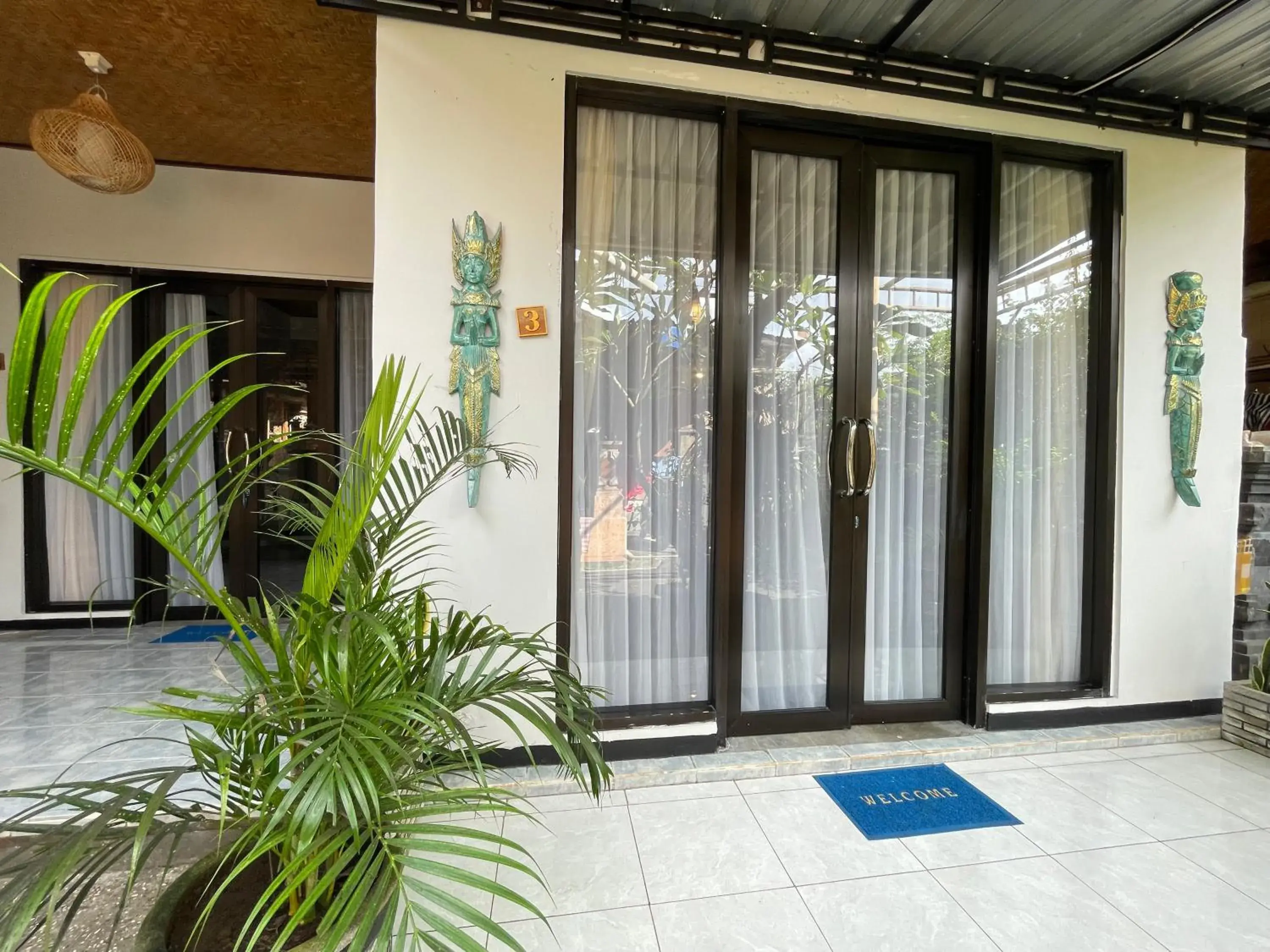 Facade/entrance in Griya Buda Guest House Facade/entrance in Griya Buda Guest House