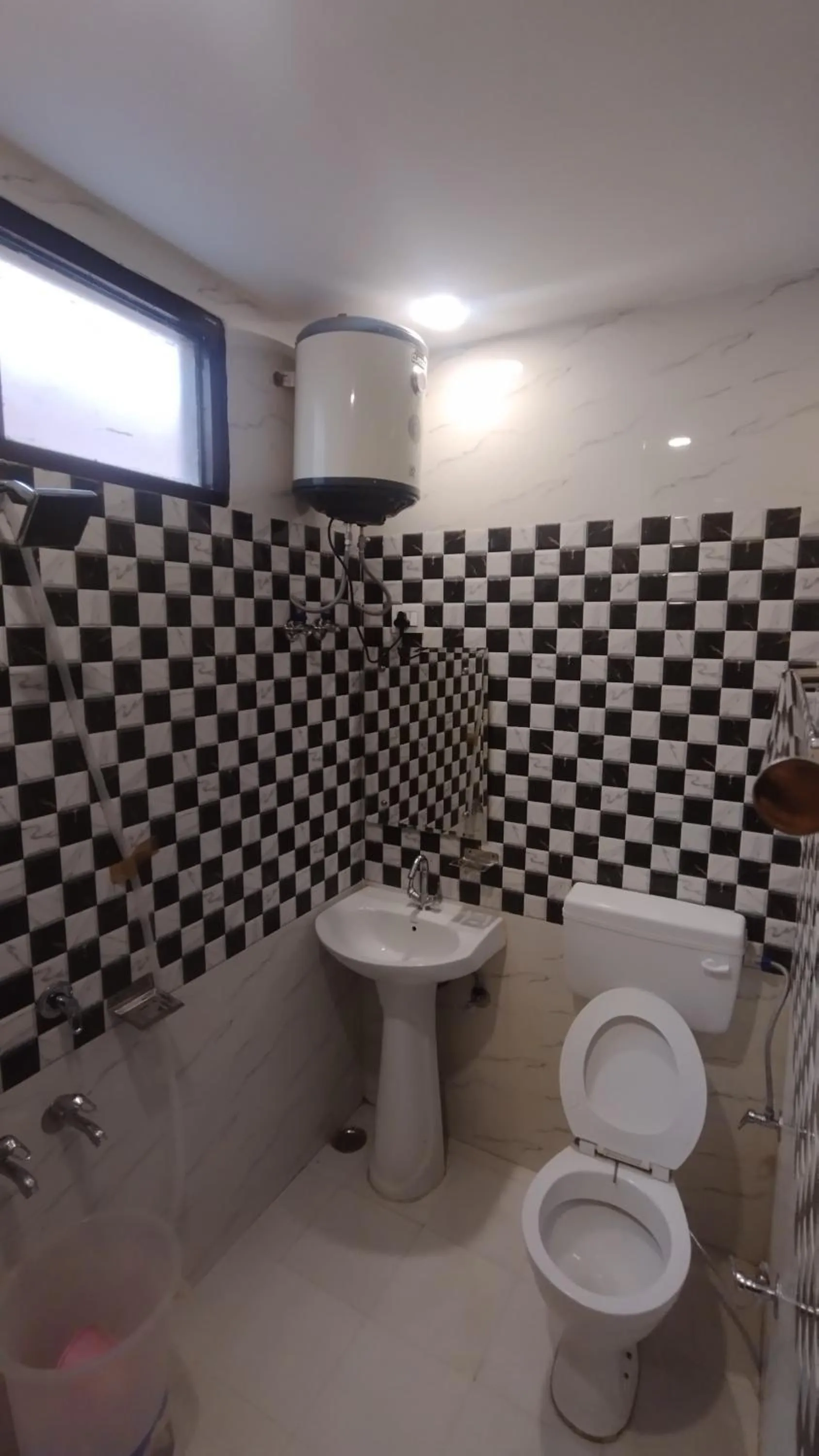 Toilet in G L Palace