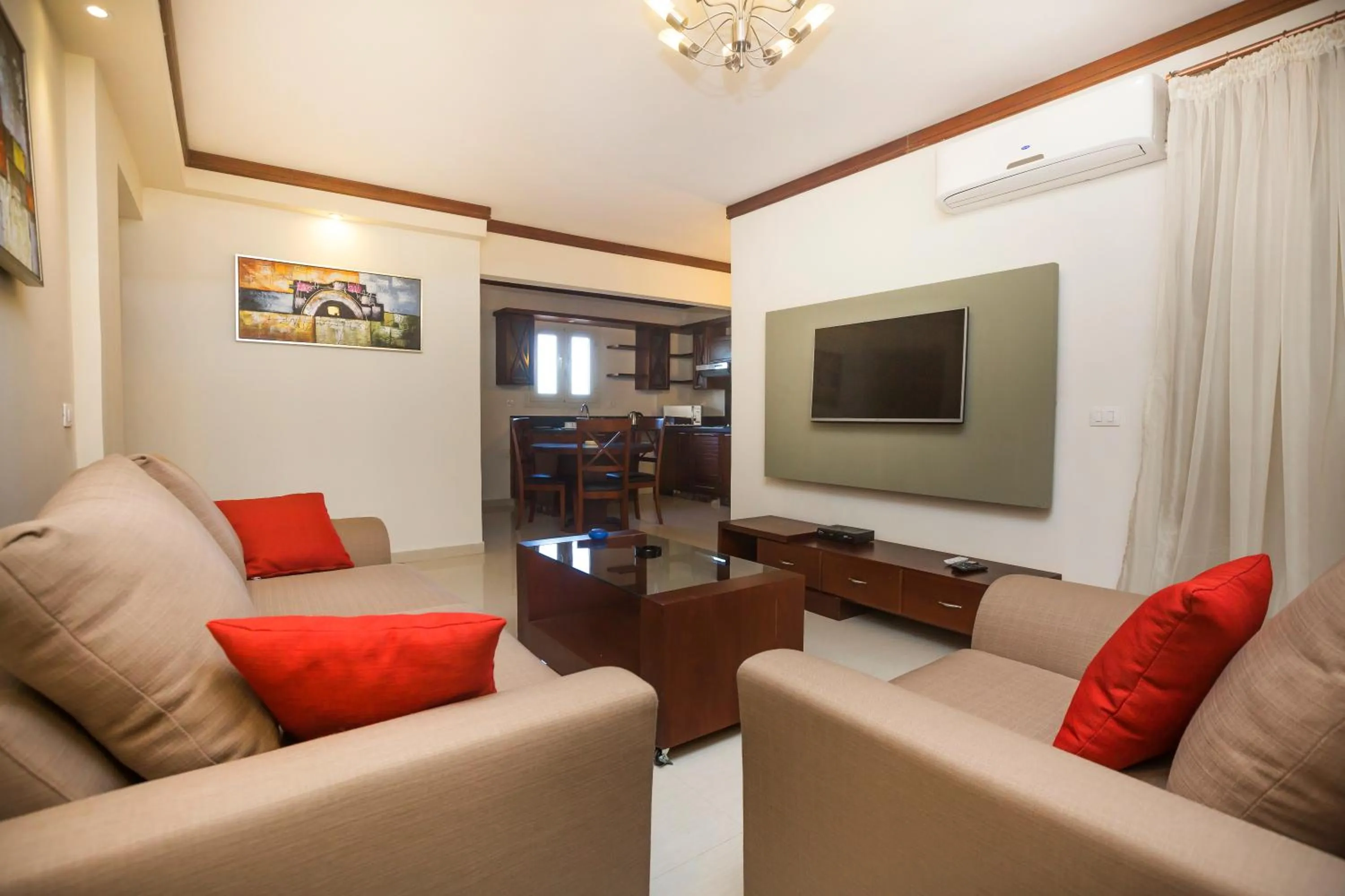 TV and multimedia in Panacea Suites Hotel