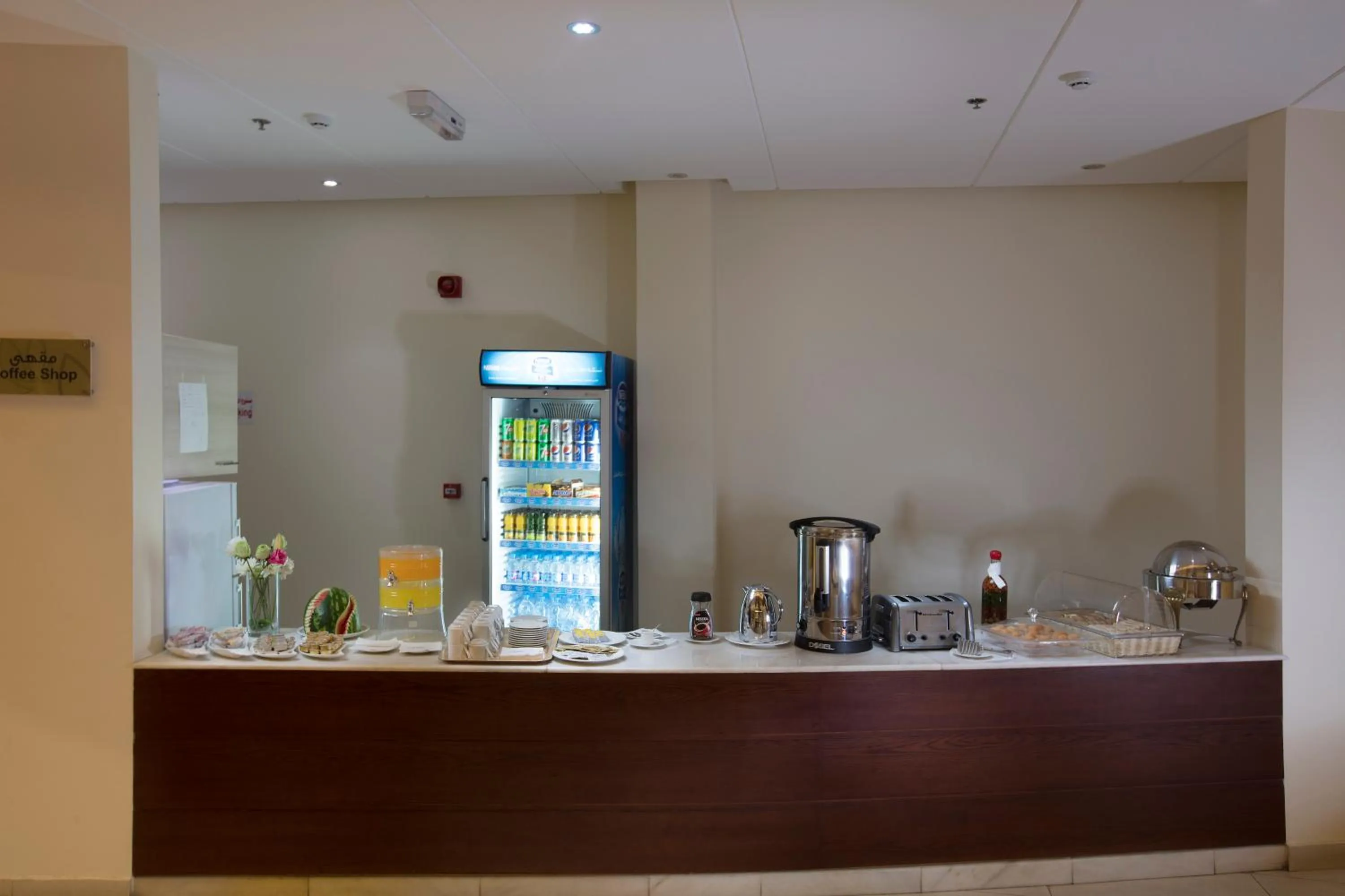 Restaurant/places to eat in لي لي جراند للشقق المخدومة - درجة اقتصادية