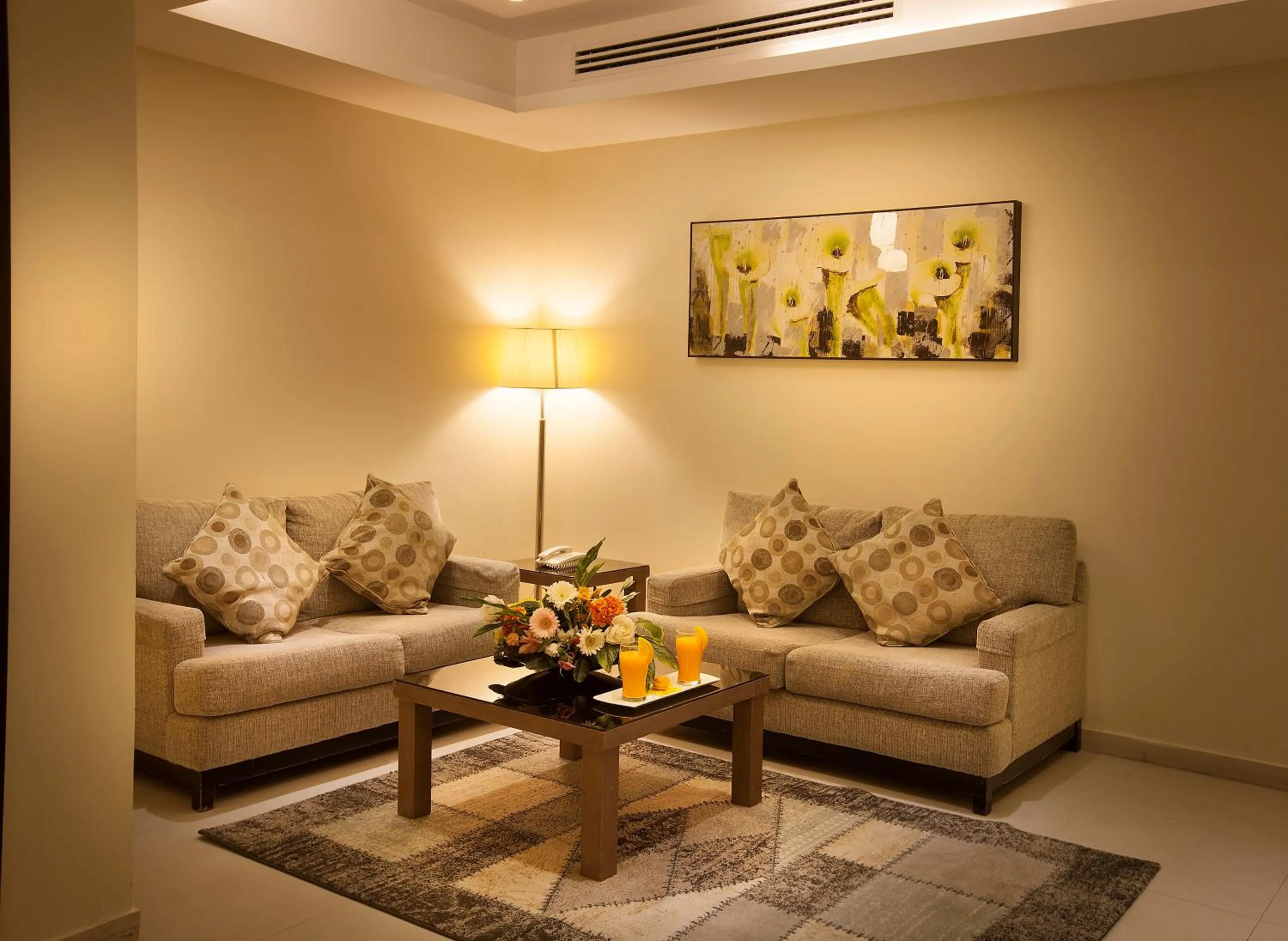 Living room in لي لي جراند للشقق المخدومة - درجة اقتصادية