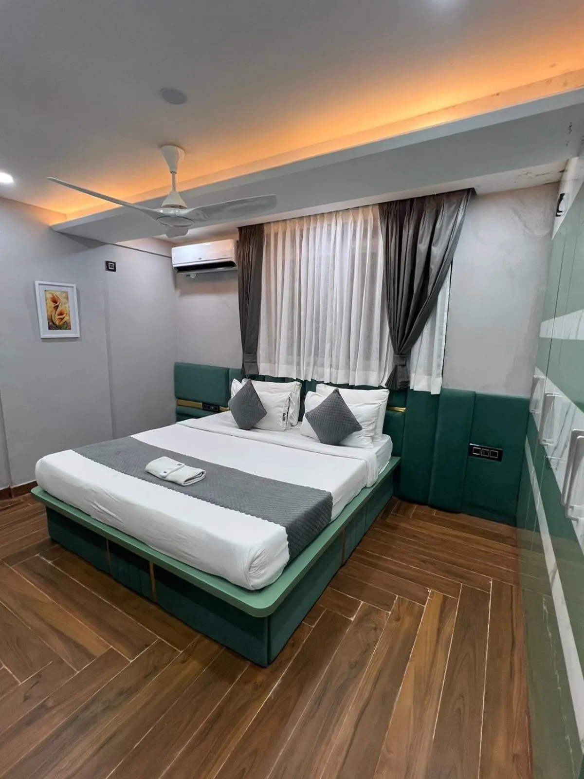 Bedroom, Bed in Wild Wings Premium Hotel